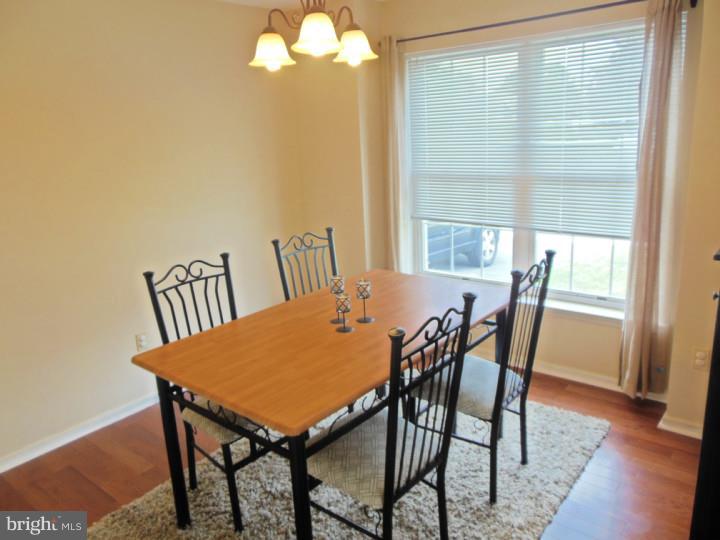 MONTROSE MANOR - Residential