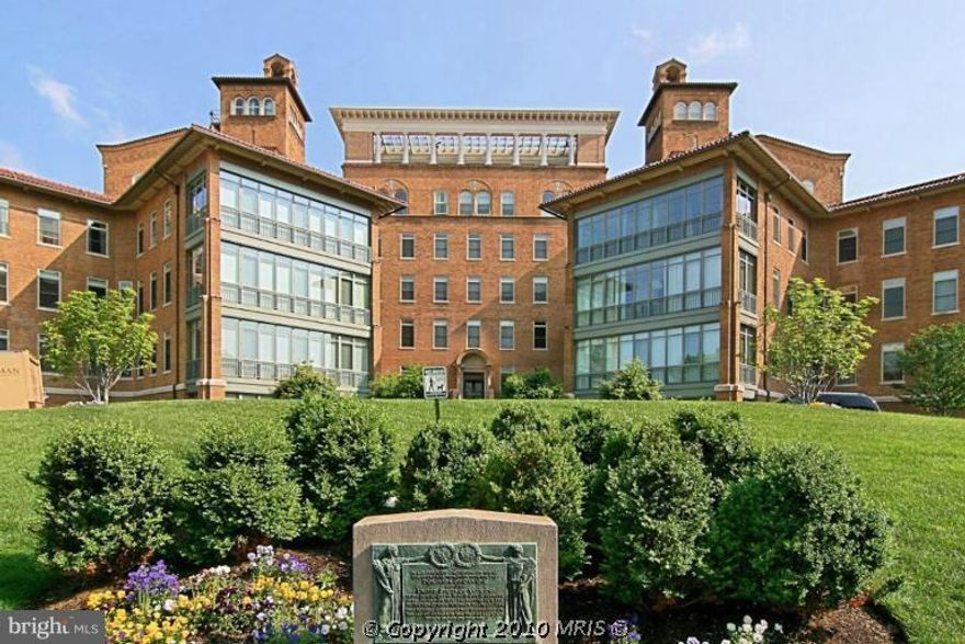 Large 2-bedroom, 2-bath, with 2-car parking, 11' ceilings, floor-to-ceiling south-facing windows, Brazilian cherry floors throughout, open kitchen w/breakfast bar, Viking and Sub Zero appliances.  Unit offers a unique layout with a living room, dining room, study, guest bedroom, & Master ste w/bath.   Building provides 24-hour desk, pool, fitness room, billiards.  Minimum 2 year lease.