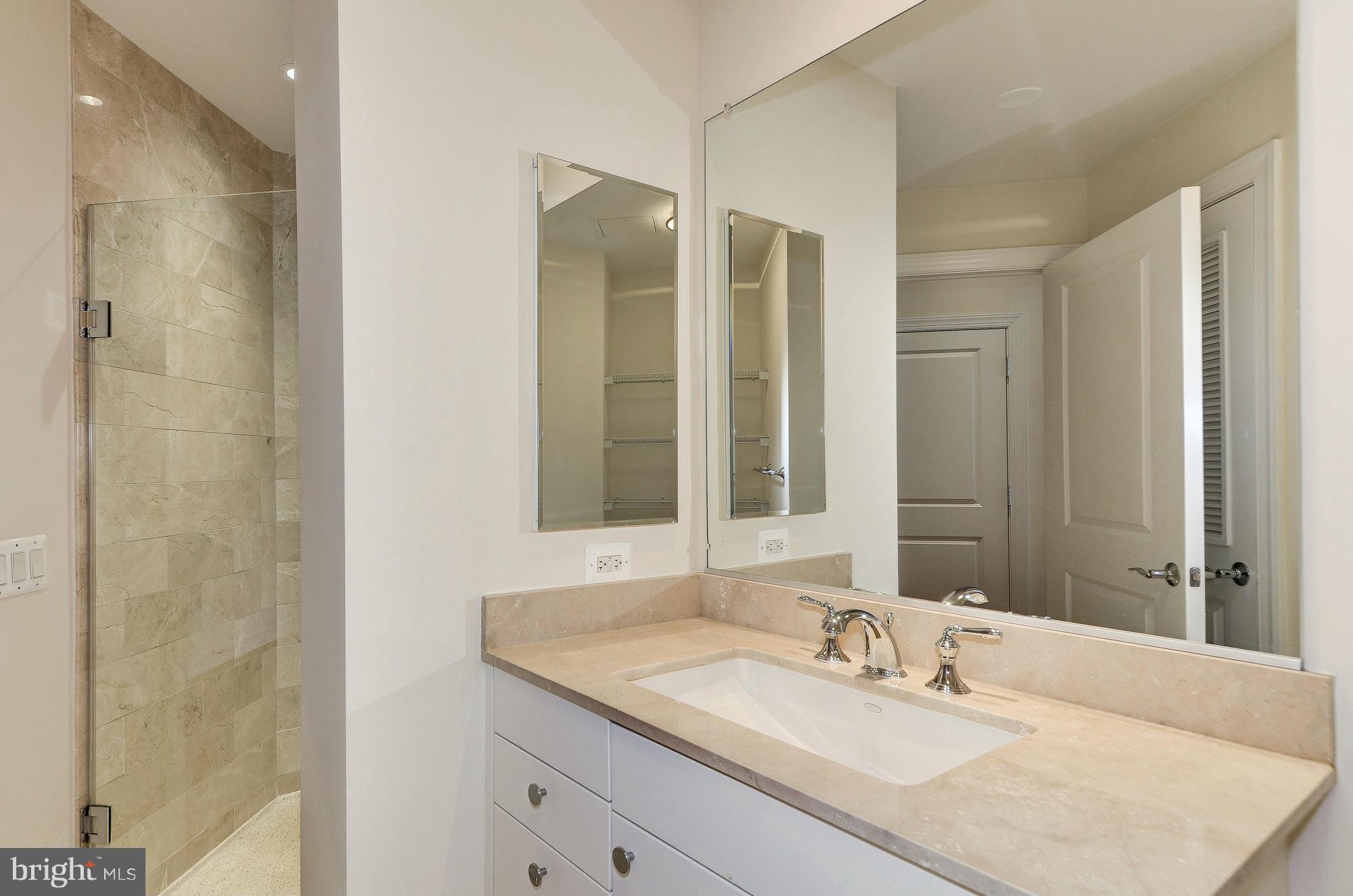 WEST END - Residential Lease