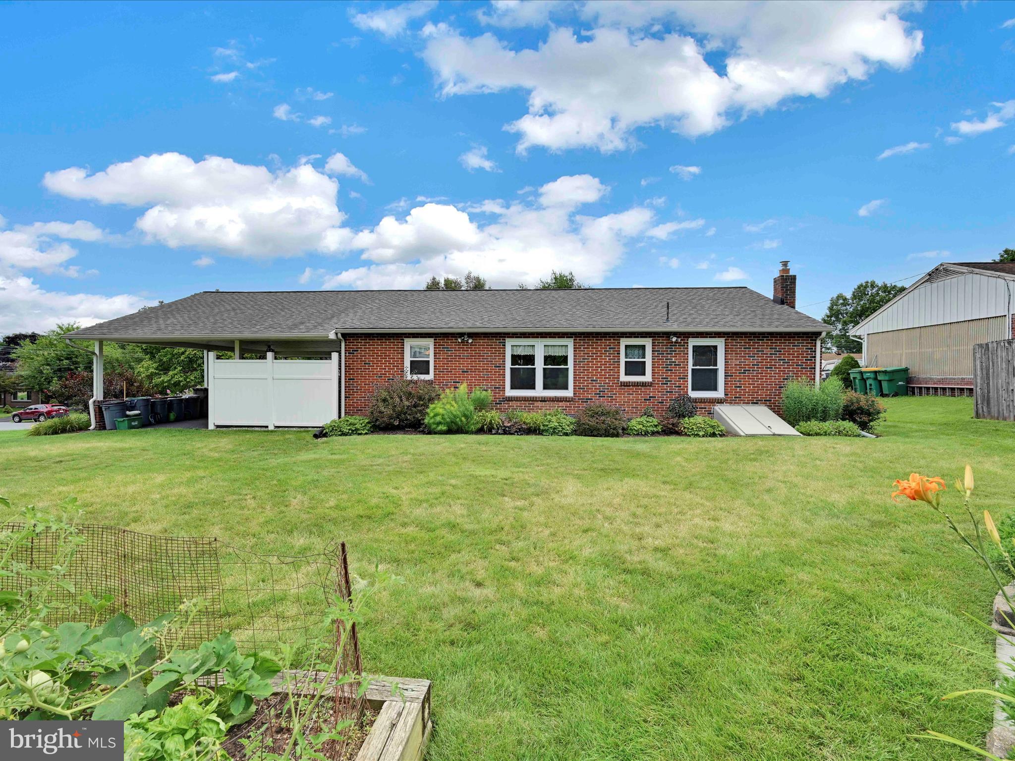 MANOR RIDGE - Residential