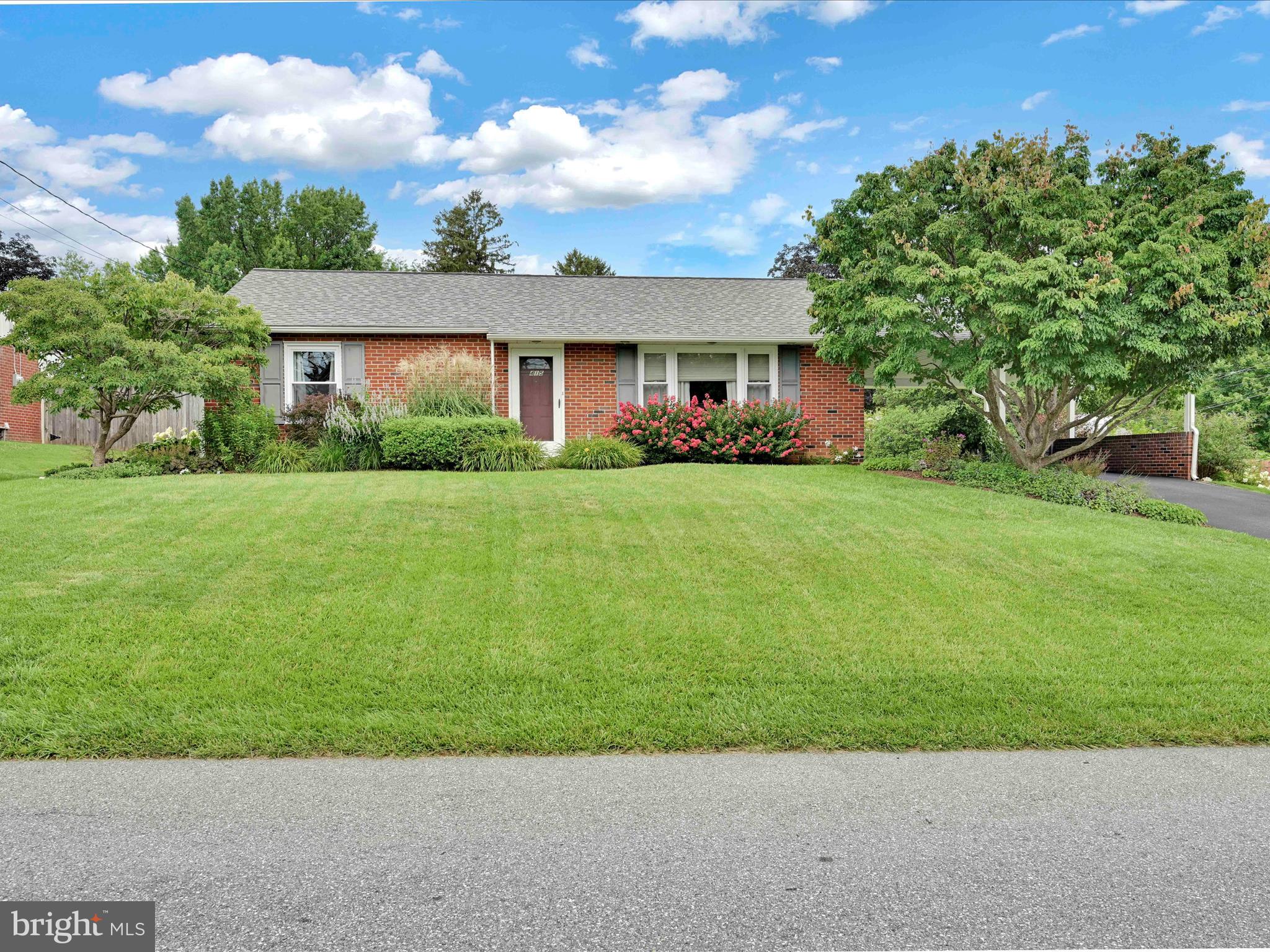 415 REDWOOD DRIVE