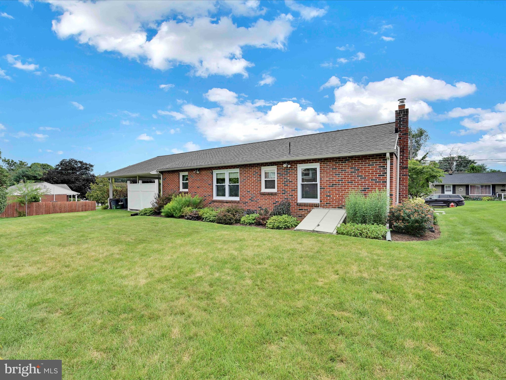 MANOR RIDGE - Residential