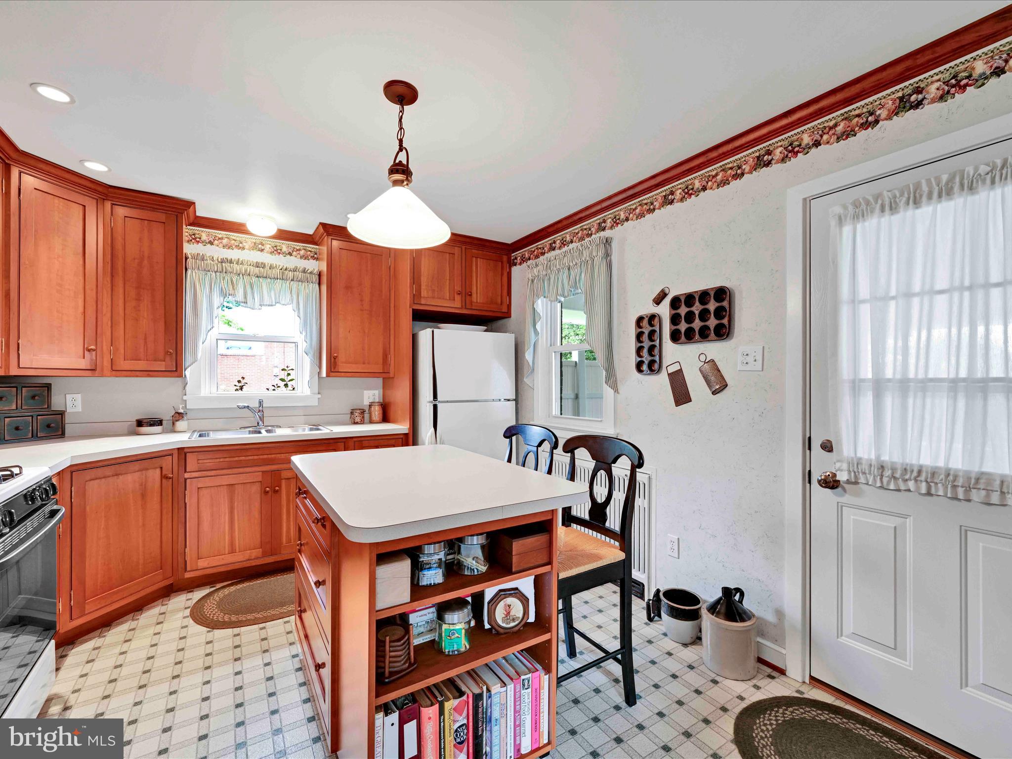 MANOR RIDGE - Residential