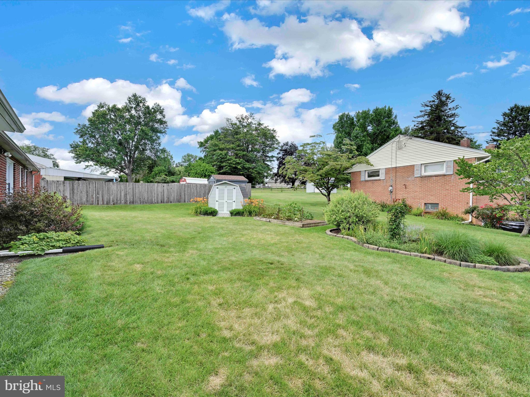 MANOR RIDGE - Residential