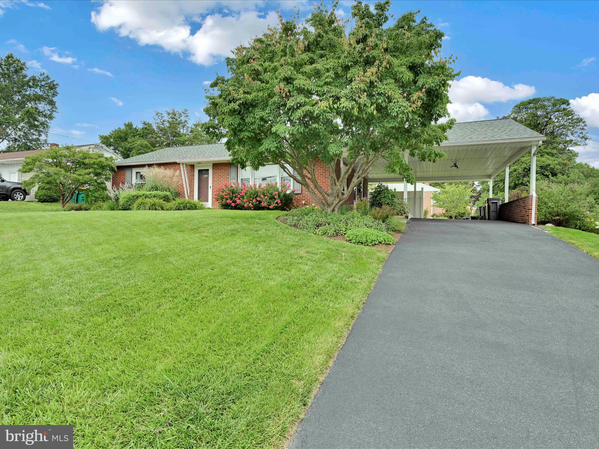 MANOR RIDGE - Residential