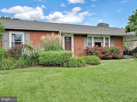 Photo of 415 Redwood Drive, LANCASTER, PA 17603 (MLS # PALA2073058)