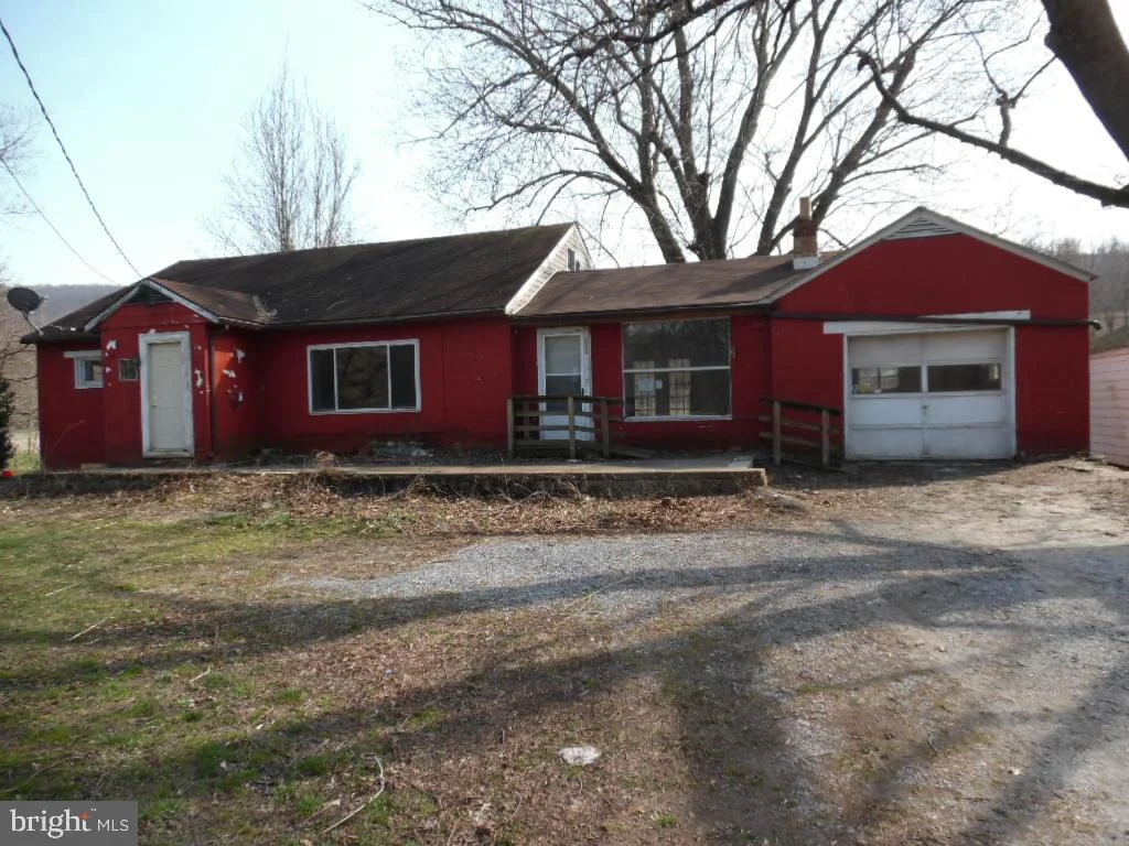 1827 State Road, Duncannon, PA 17020