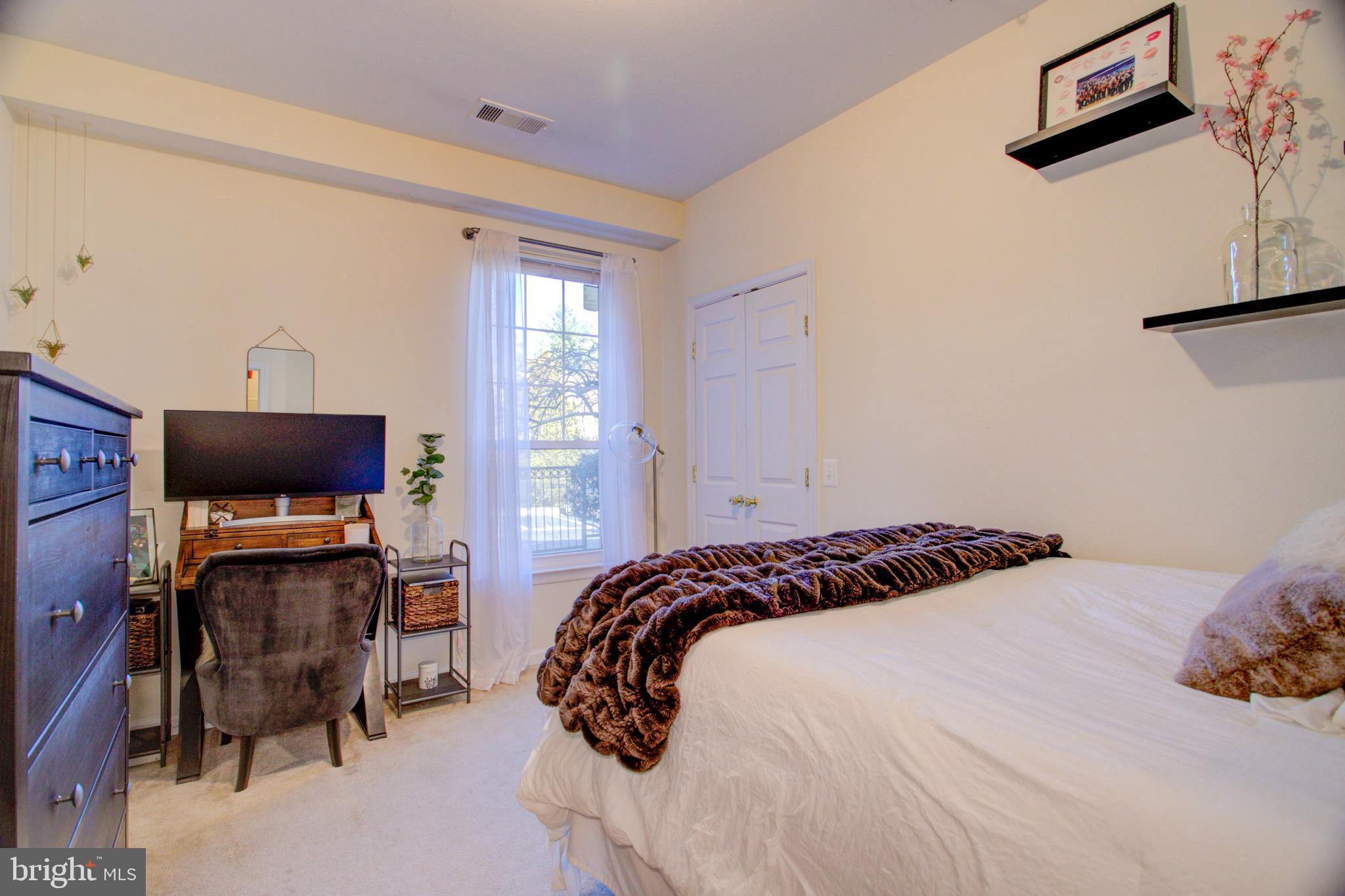 GATES OF MCLEAN - Residential