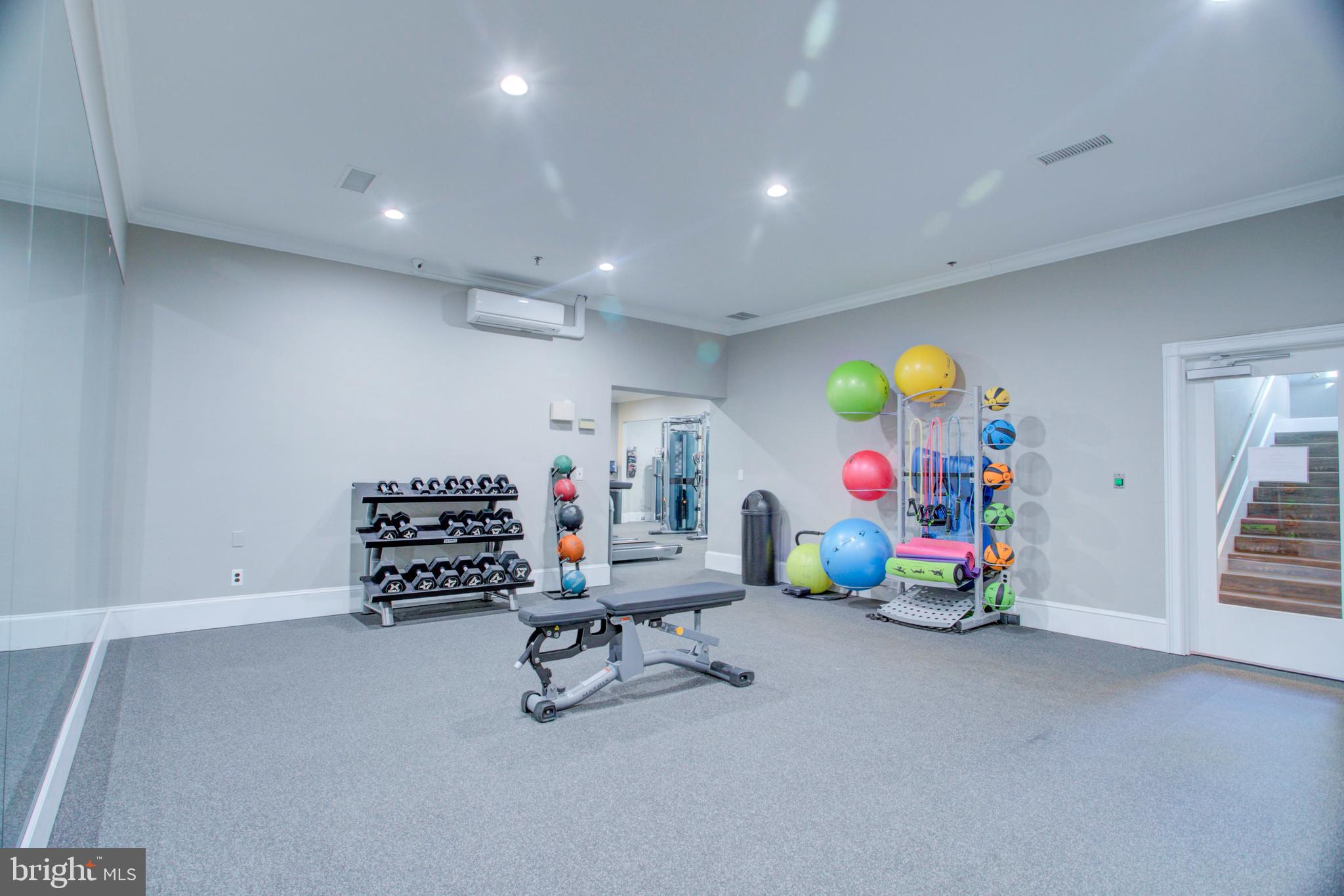 GATES OF MCLEAN - Residential