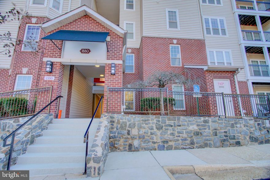 LOCATION, LOCATION, LOCATION!!! IN THE HEART OF TYSONS! WALK TO MCLEAN METRO, WEGMANS,  STARBUCKS, CAPITAL ONE  & MORE!! RARELY AVAILABLE 3BR/2BA  1ST FLOOR CONDO OFFERS LUXURY ONE LEVEL LIVING.  OPEN AND FLOWING FLOORPLAN FEATURES A SPACIOUS KITCHEN, SEPARATE DINING AREA LEADING TO PATIO, 3 GENEROUS SIZED BEDROOMS- TWO WITH WALK-IN CLOSETS,  9FT CEILINGS, HARDWOOD FLOORS & MUCH MORE!! HVAC & WATER HEATER REPLACED IN 2019.  2 CONVENIENTLY LOCATED ASSIGNED PARKING SPACES (#563/564).  GREAT COMMUNITY AMENITIES INCLUDING CLUBHOUSE, FITNESS CENTER, PARTY ROOM, OUTDOOR POOL, PLAYGROUND & BASKETBALL. HURRY...THIS ONE WON'T LAST!!!