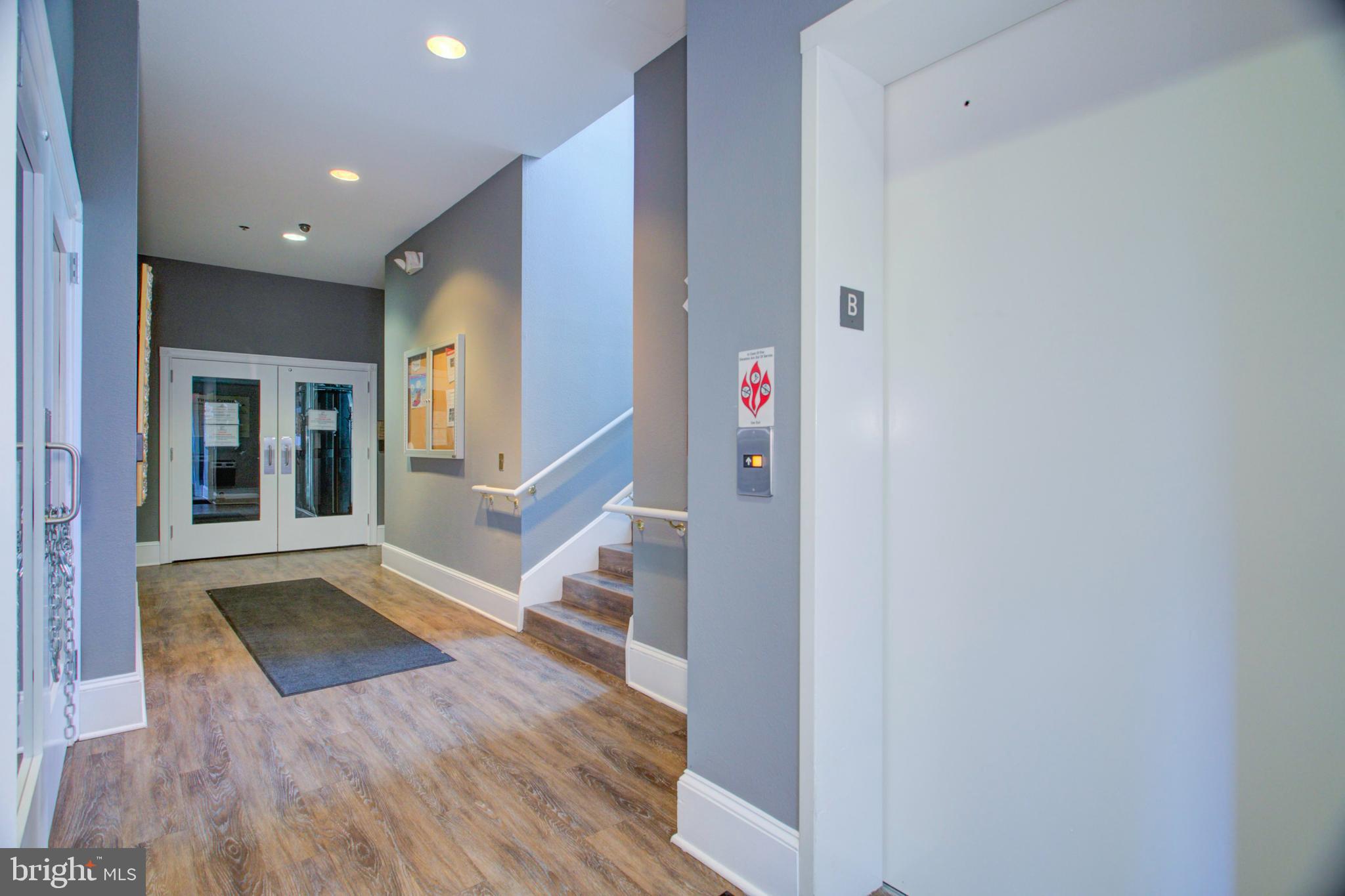 GATES OF MCLEAN - Residential