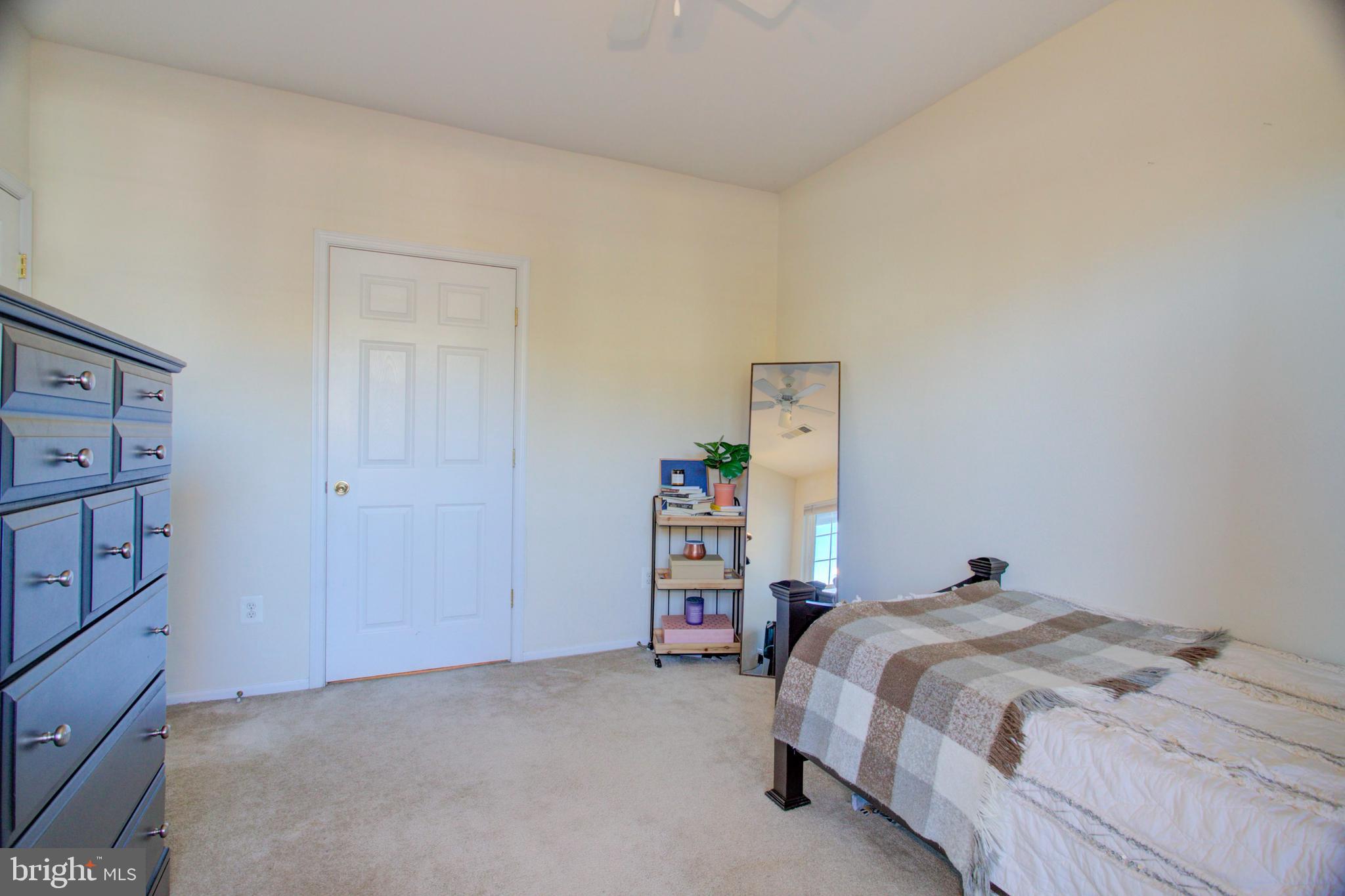 GATES OF MCLEAN - Residential