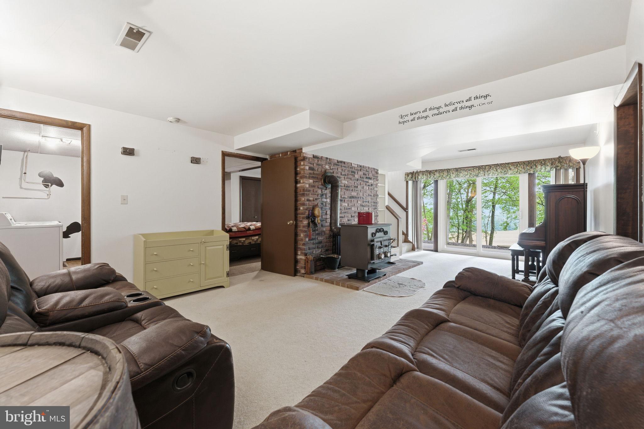 WILLOW ROCK - Residential
