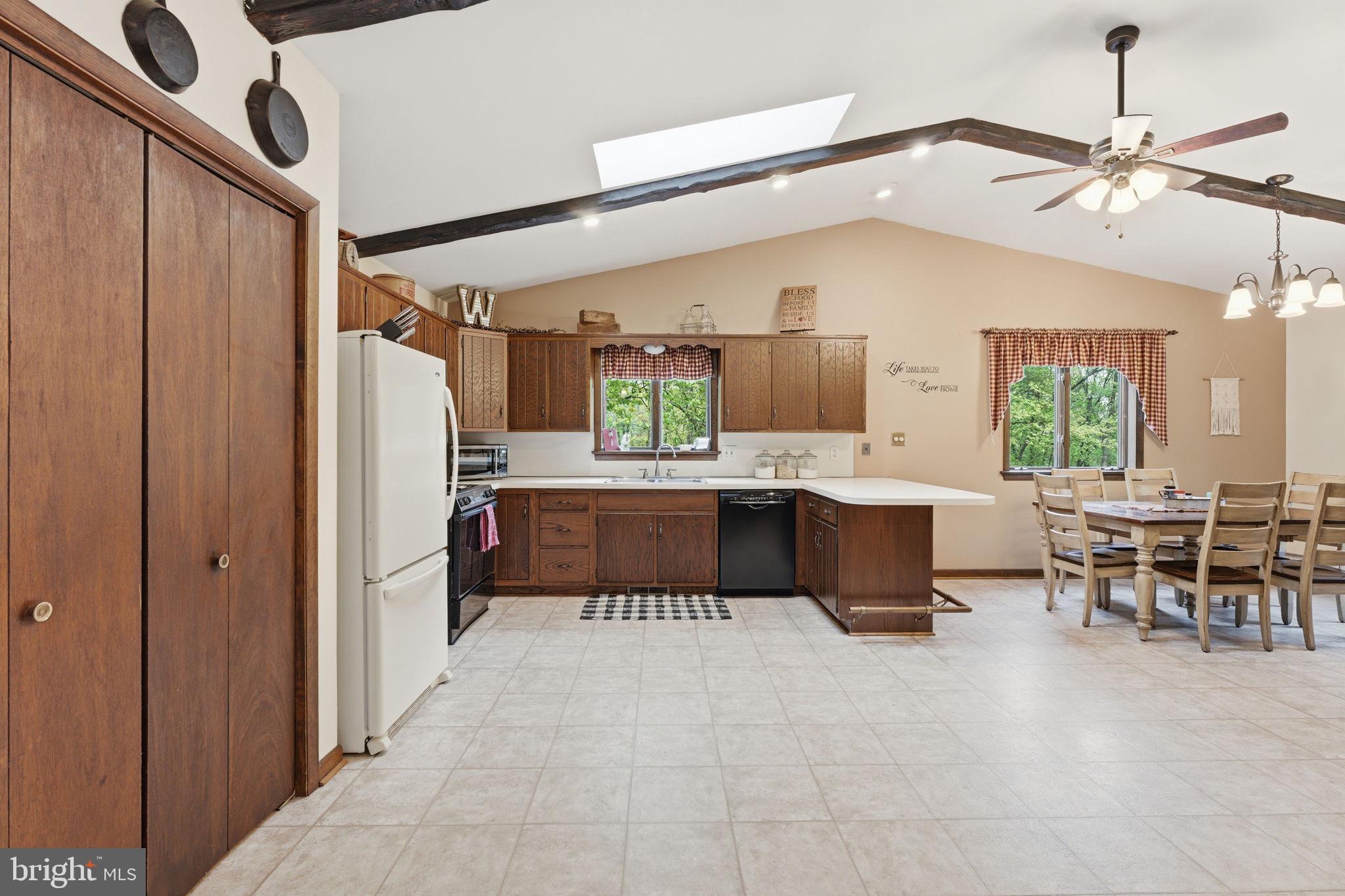 WILLOW ROCK - Residential