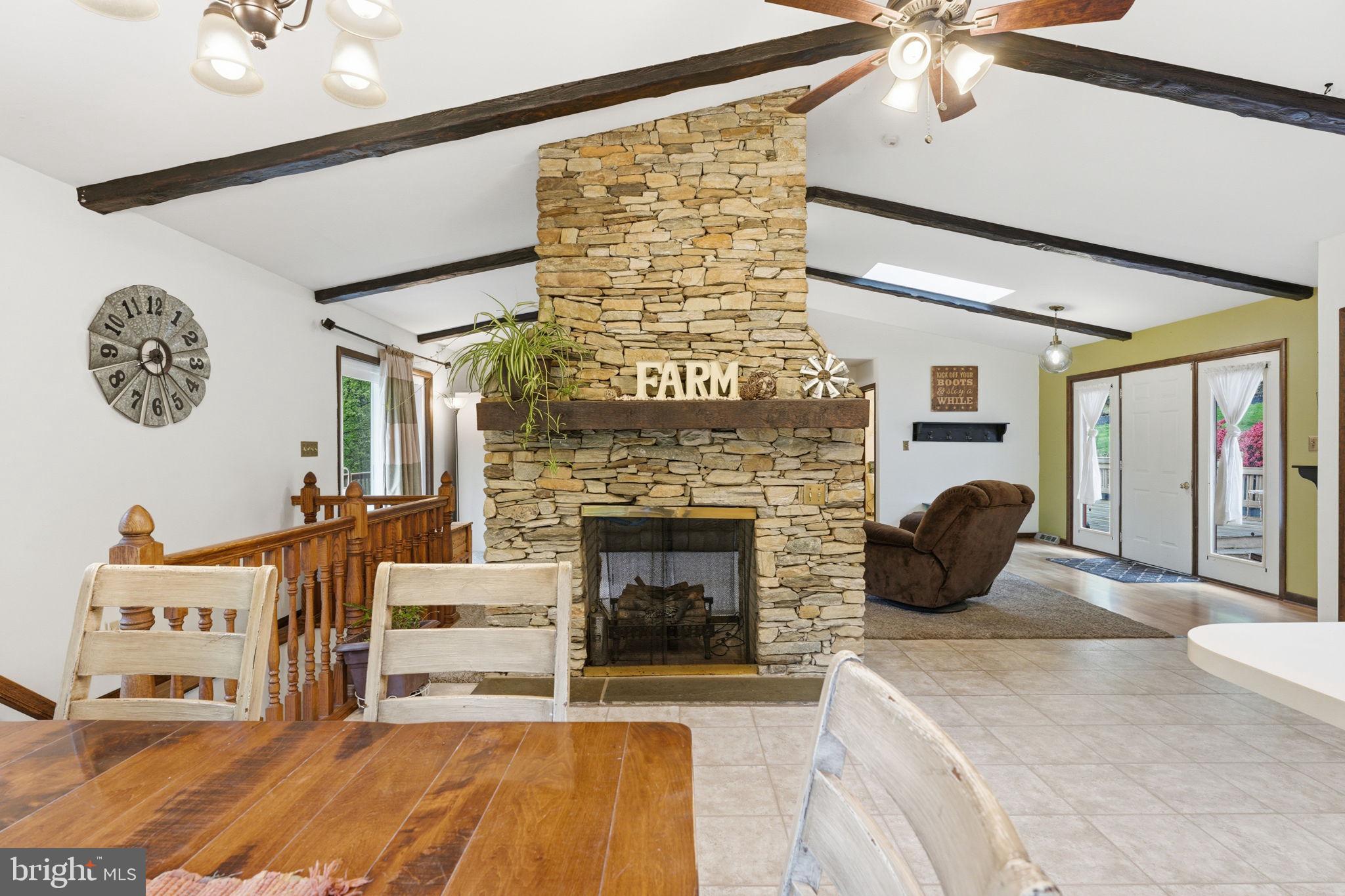WILLOW ROCK - Residential
