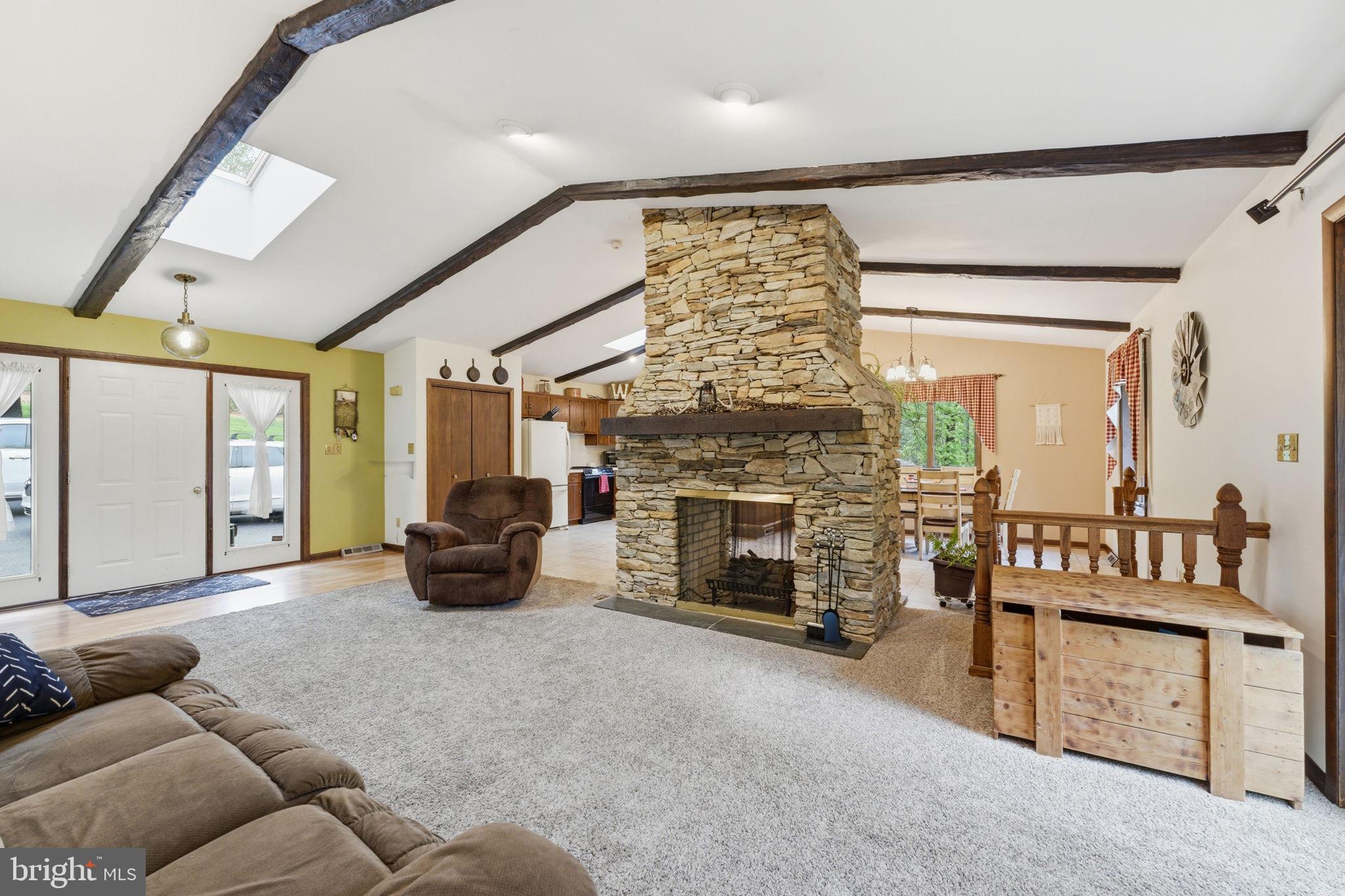 WILLOW ROCK - Residential