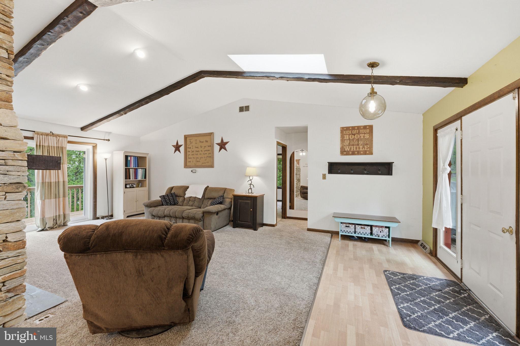 WILLOW ROCK - Residential