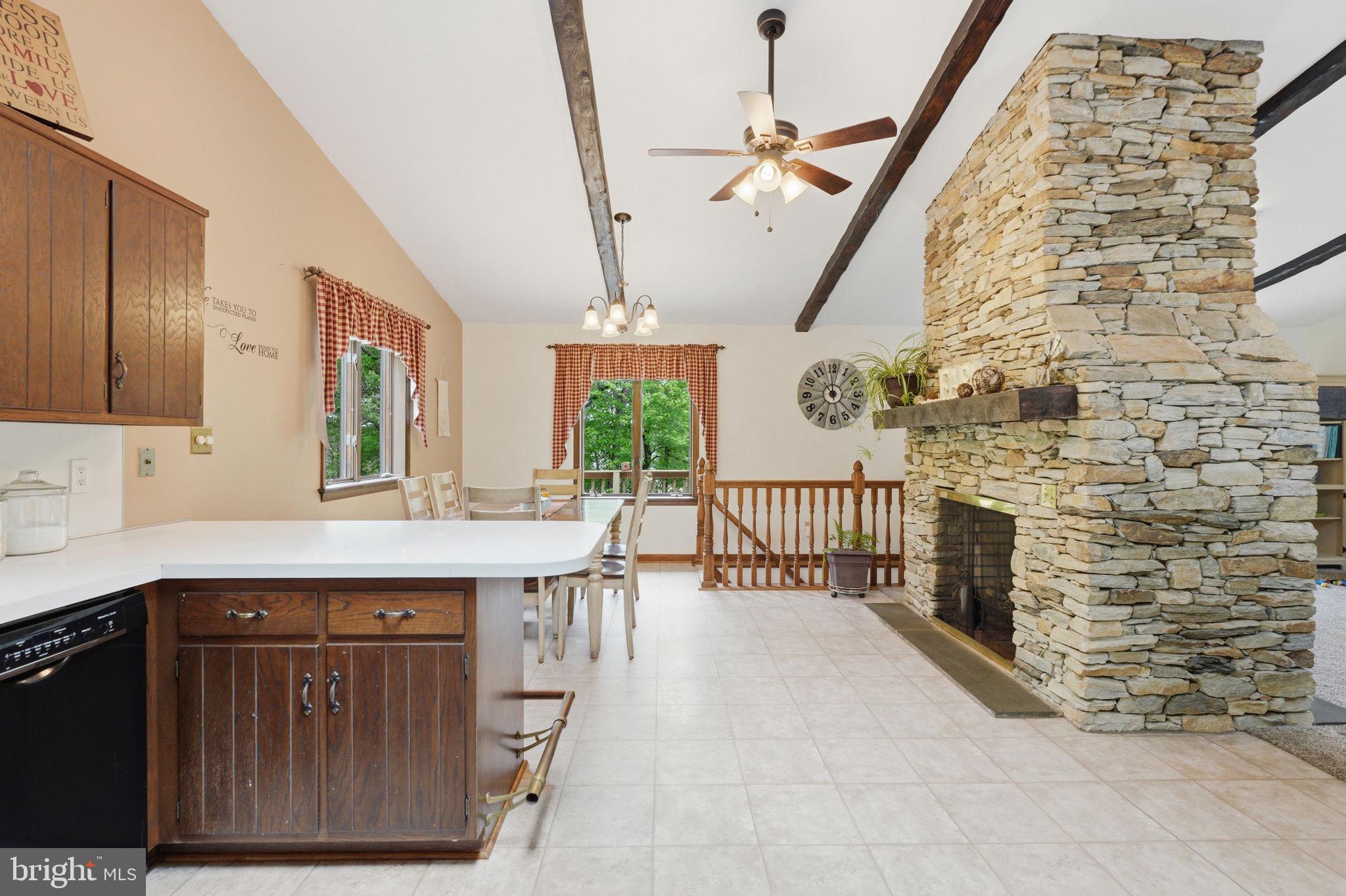WILLOW ROCK - Residential