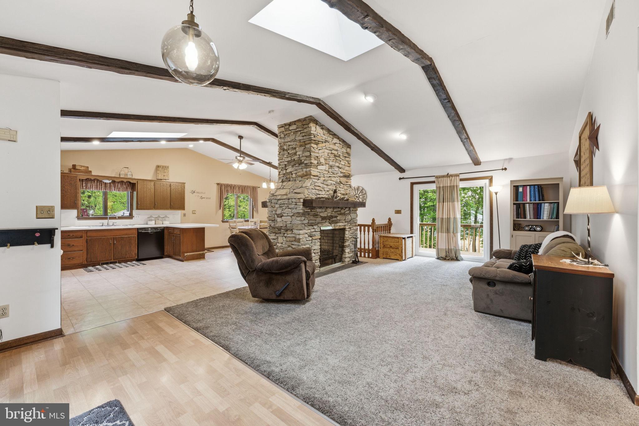 WILLOW ROCK - Residential