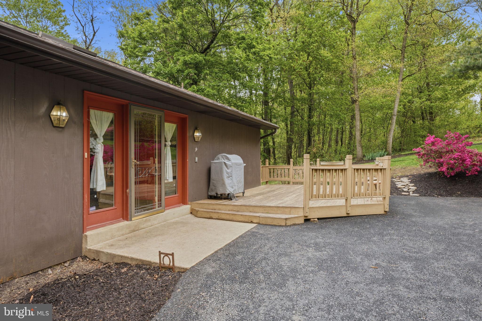 WILLOW ROCK - Residential