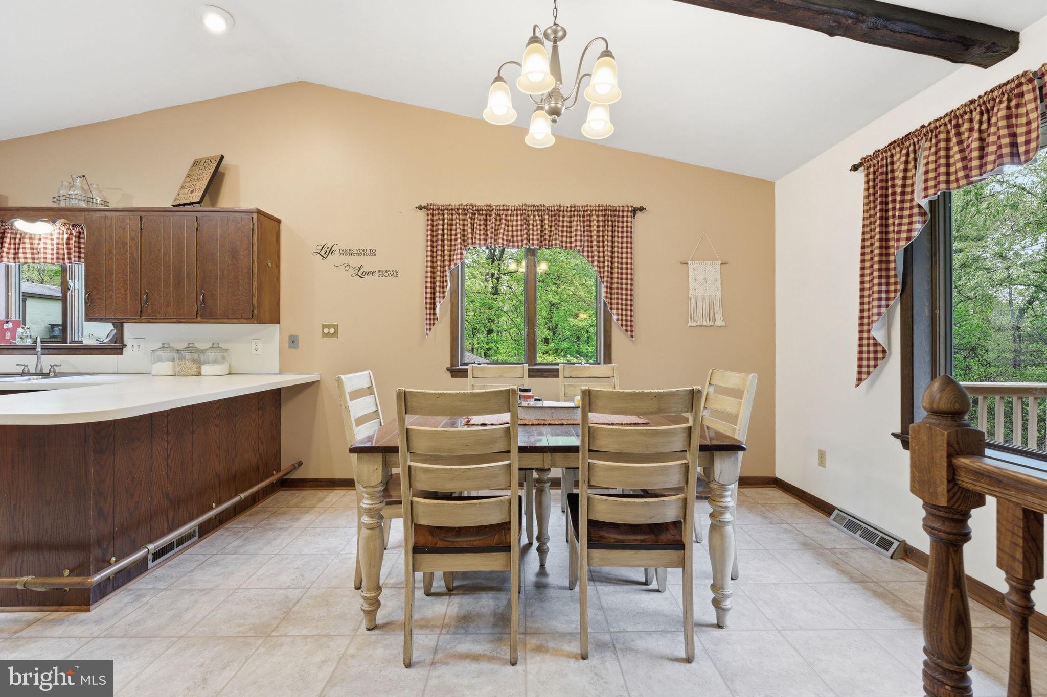 WILLOW ROCK - Residential