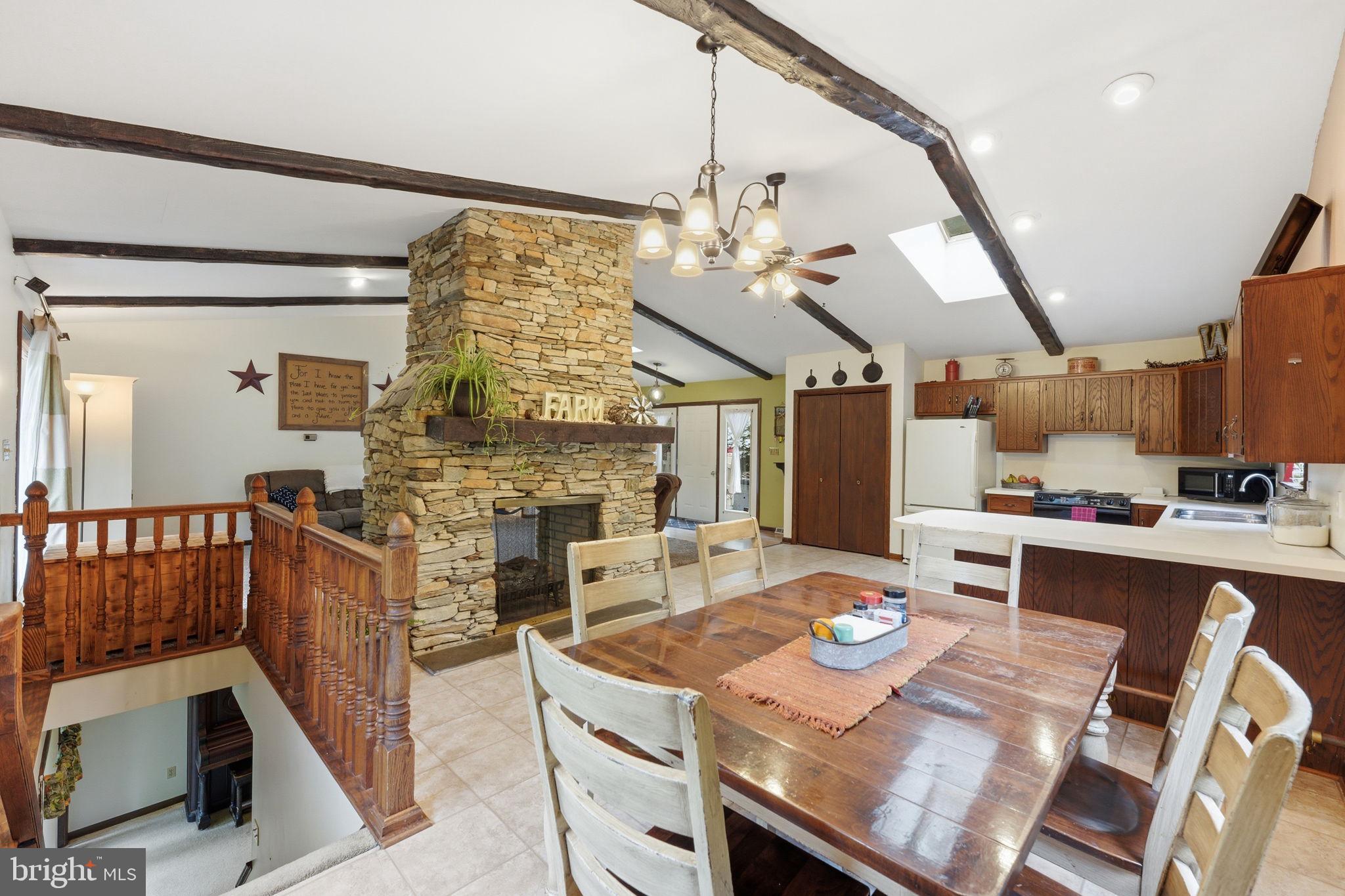 WILLOW ROCK - Residential