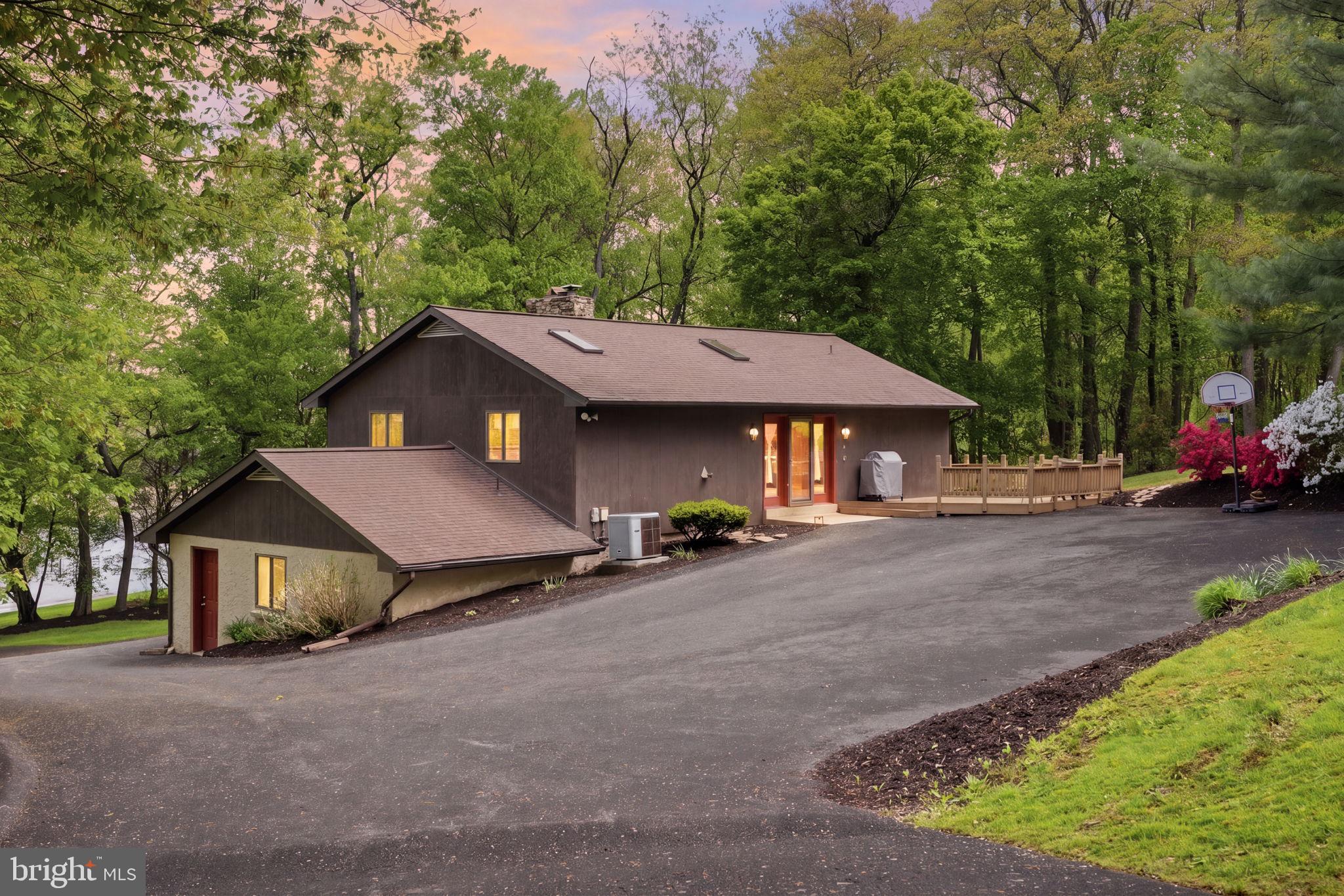 WILLOW ROCK - Residential