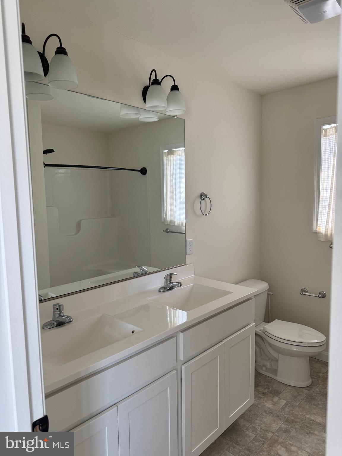 500 E MELROSE STREET