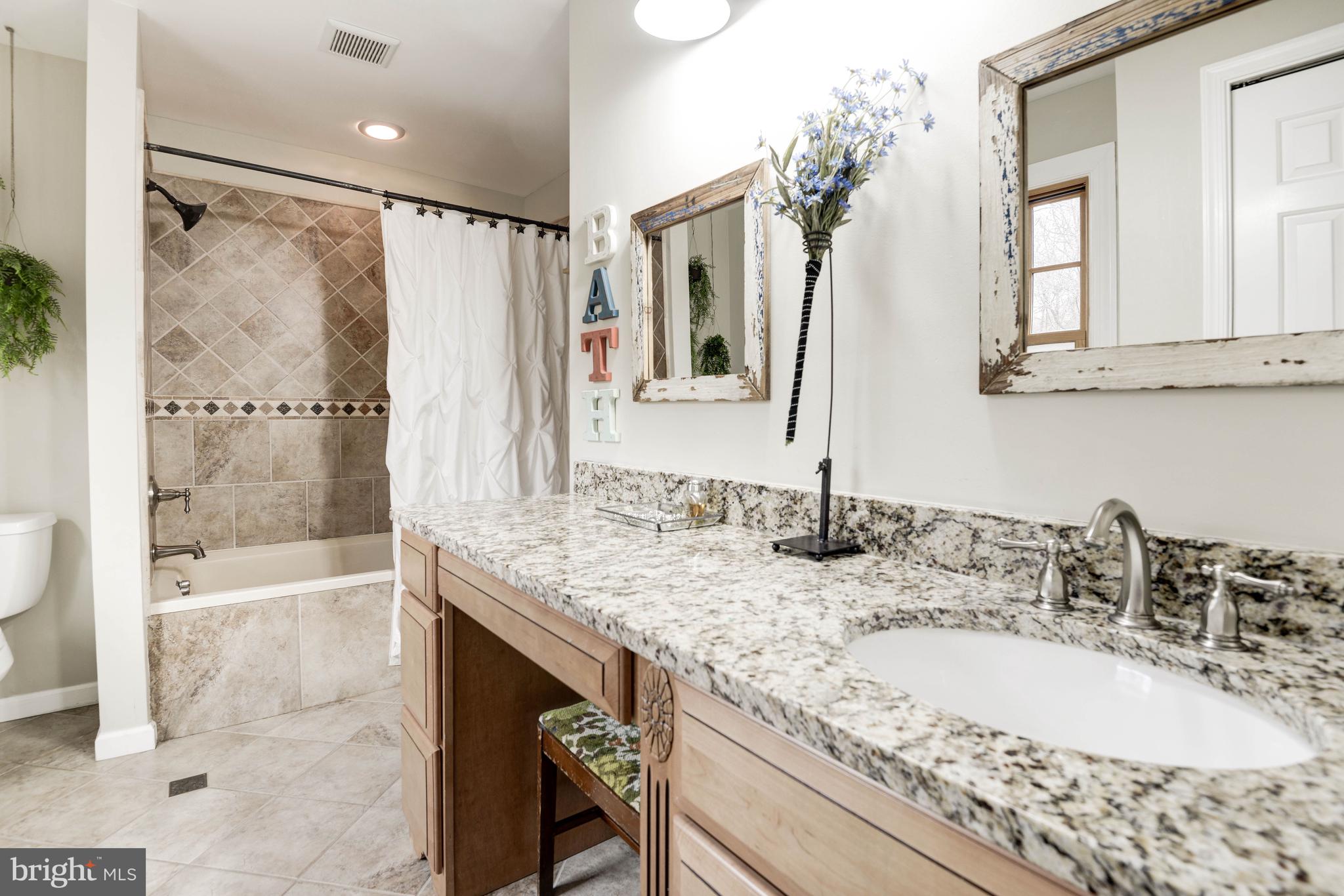 FOX HUNT RUN - Residential