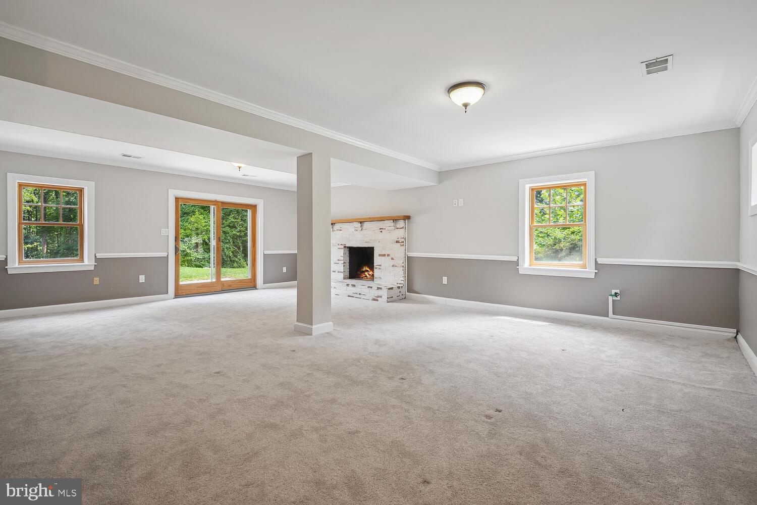 FOX HUNT RUN - Residential