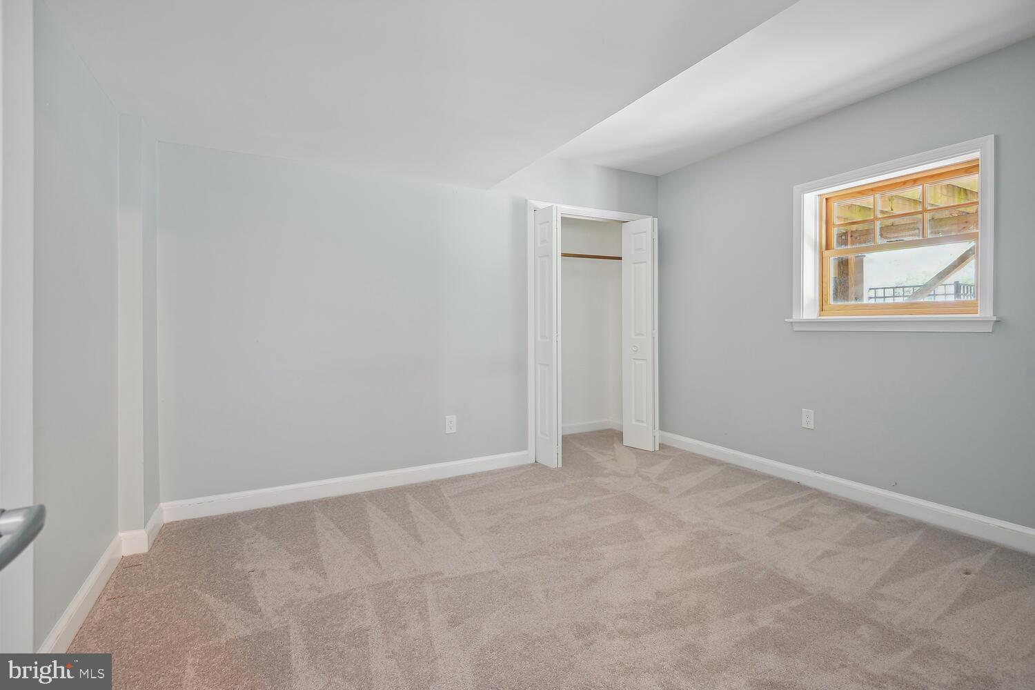 FOX HUNT RUN - Residential