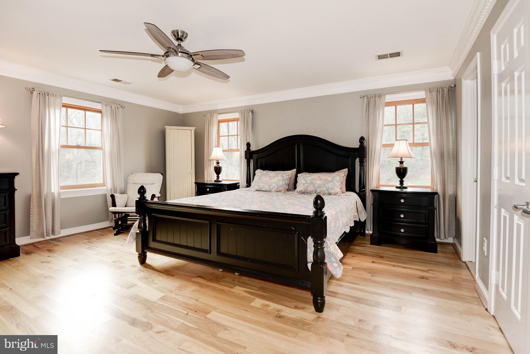 FOX HUNT RUN - Residential