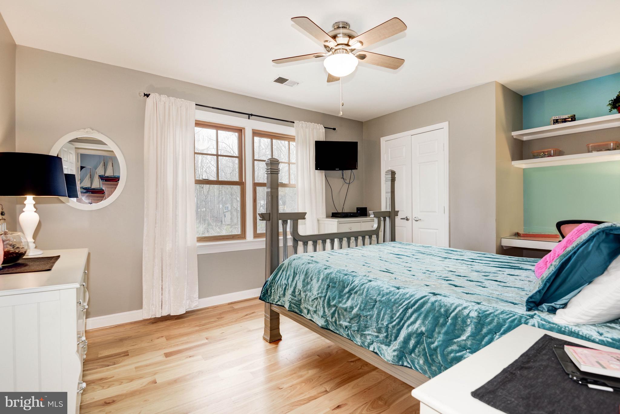 FOX HUNT RUN - Residential