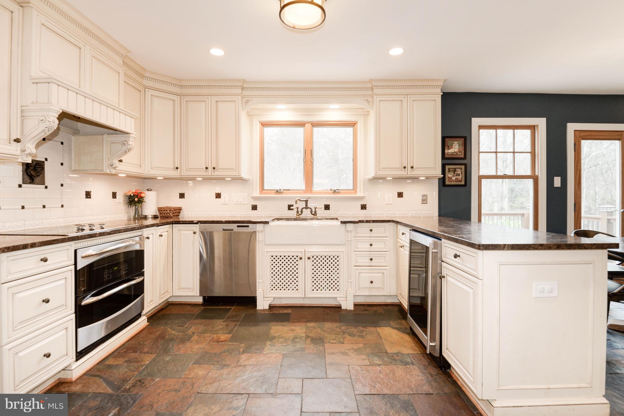 FOX HUNT RUN - Residential