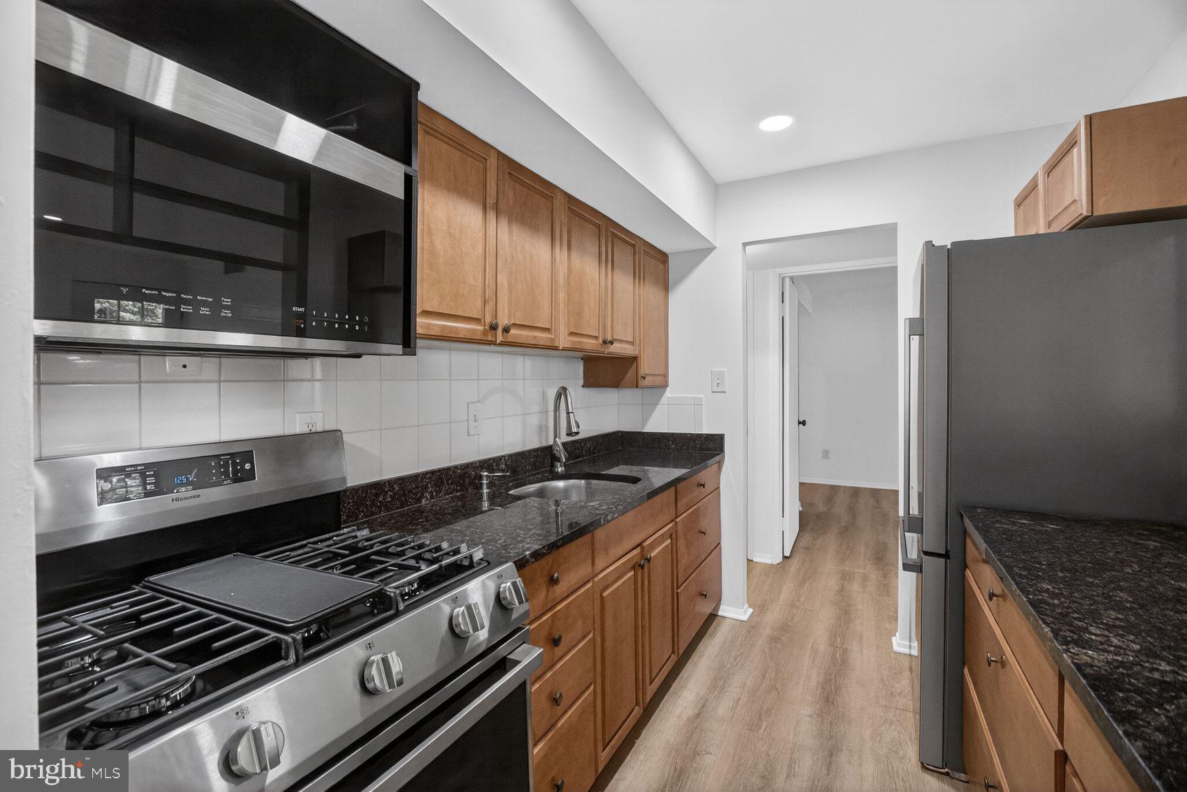 FALLS PLAZA - Residential