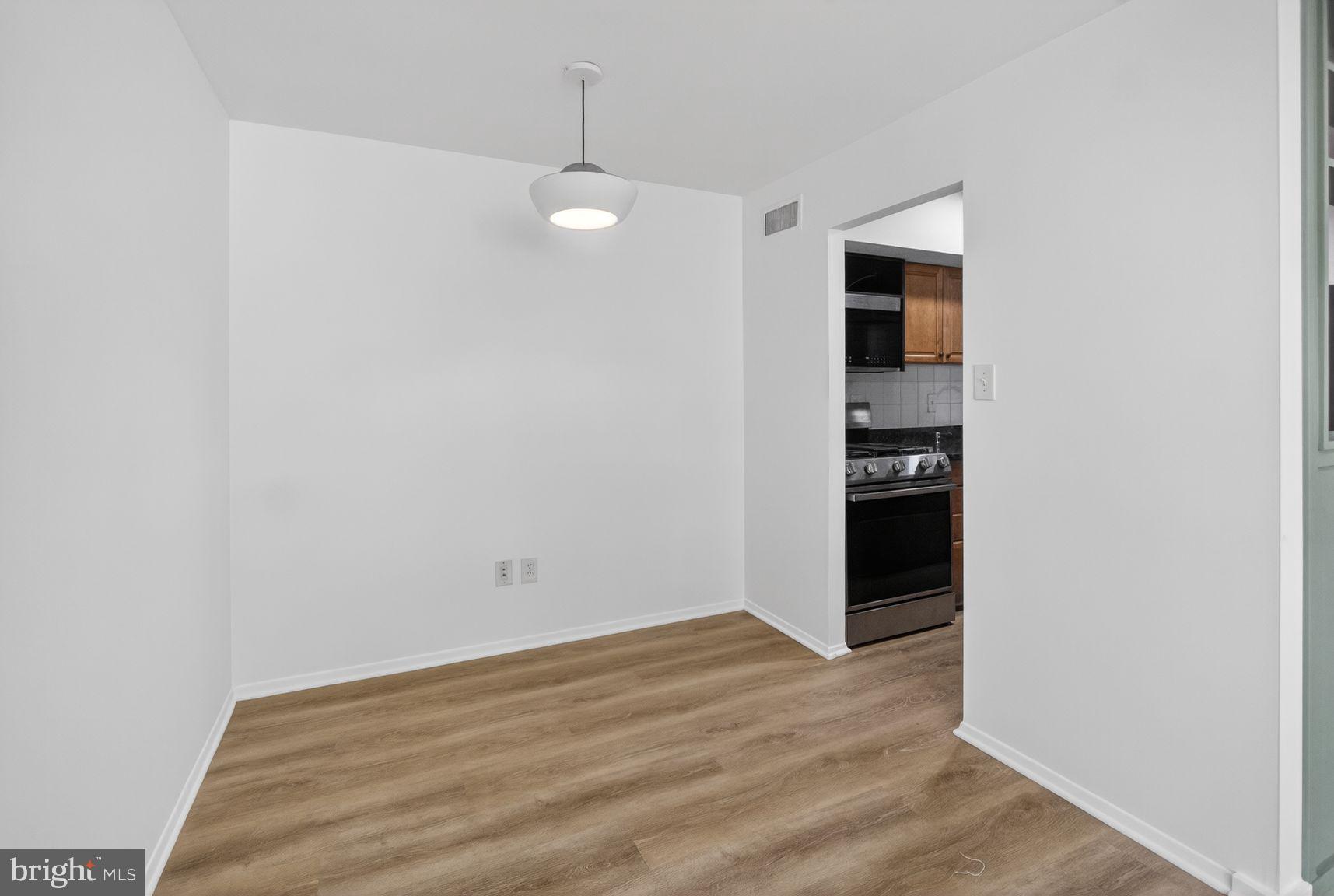 FALLS PLAZA - Residential