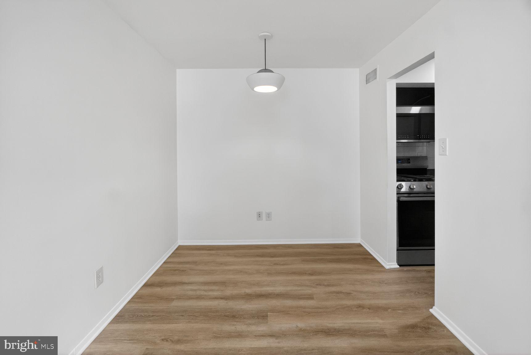FALLS PLAZA - Residential