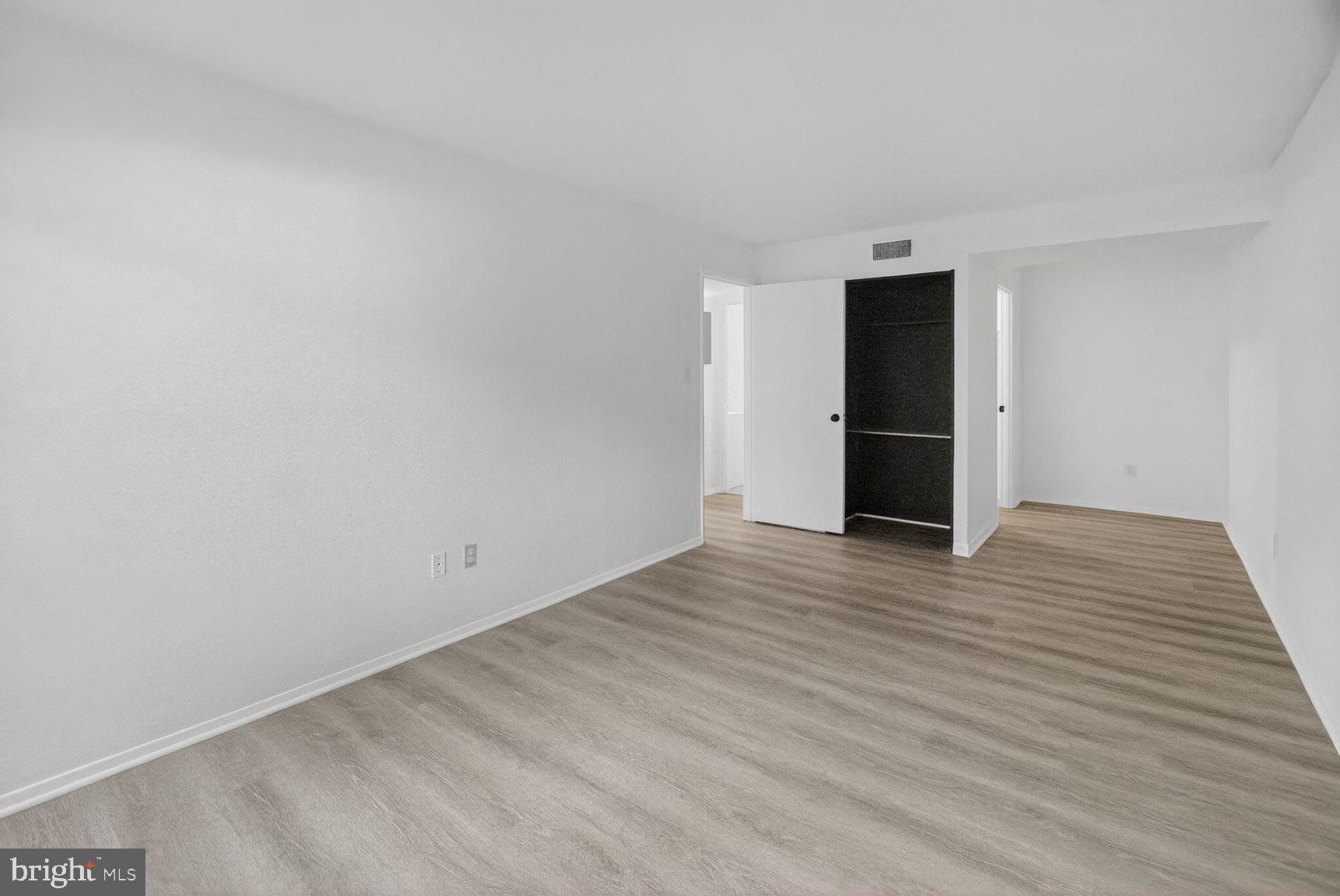 FALLS PLAZA - Residential