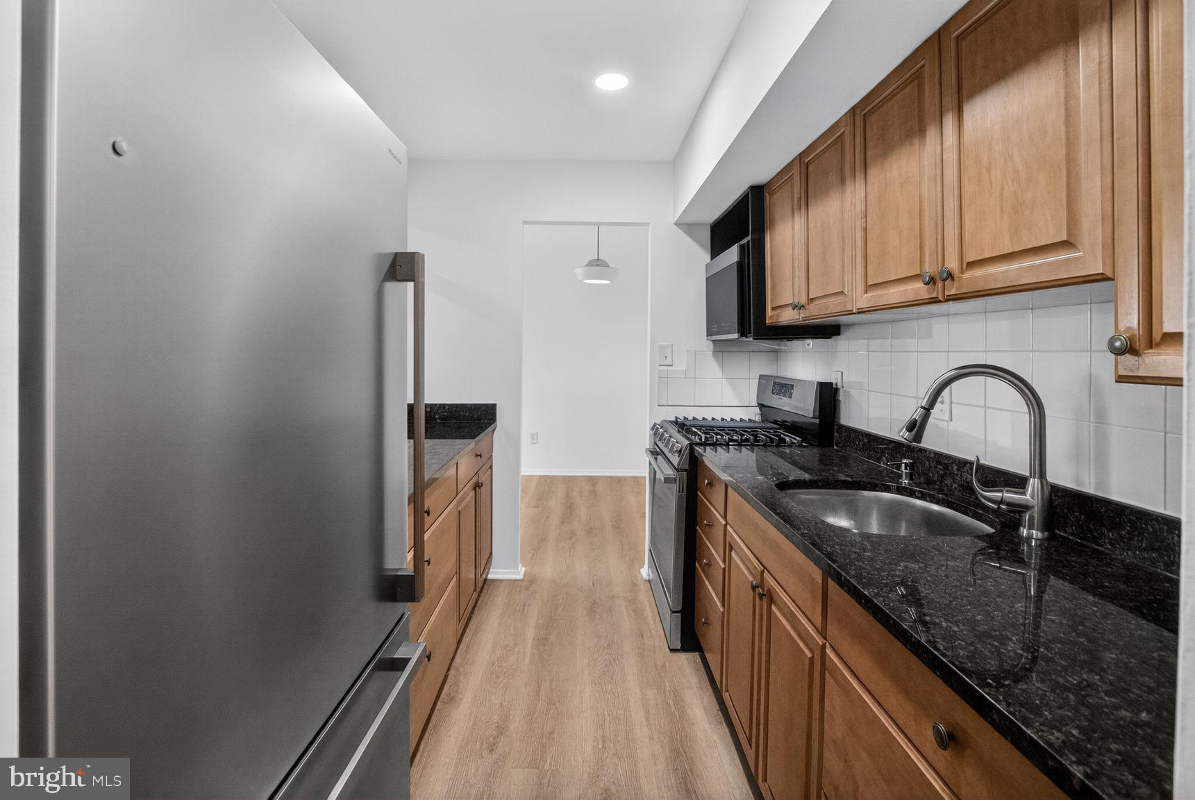 FALLS PLAZA - Residential