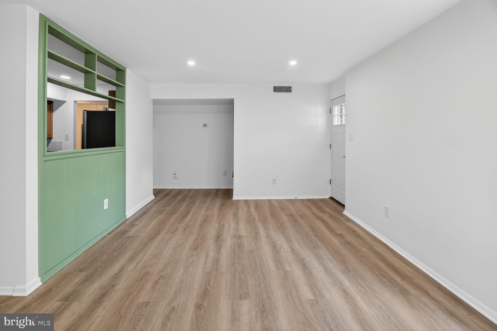 FALLS PLAZA - Residential