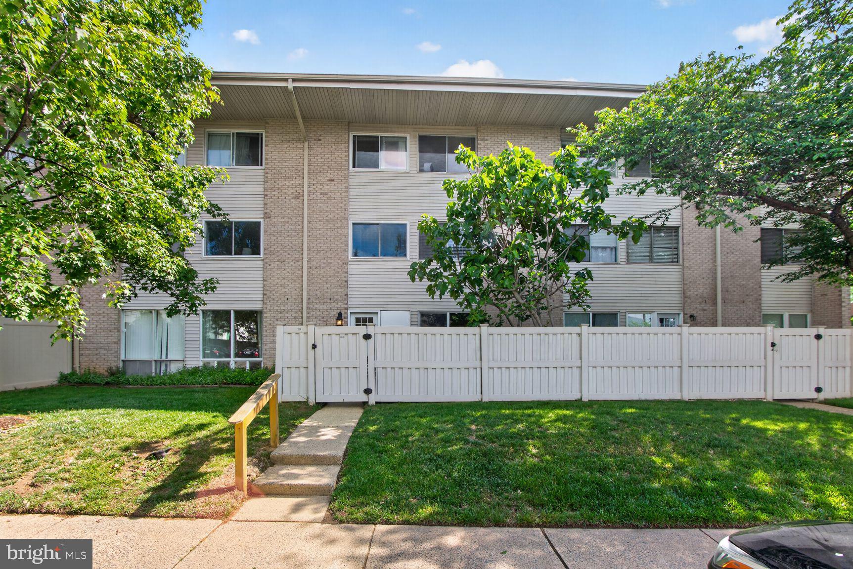 FALLS PLAZA - Residential