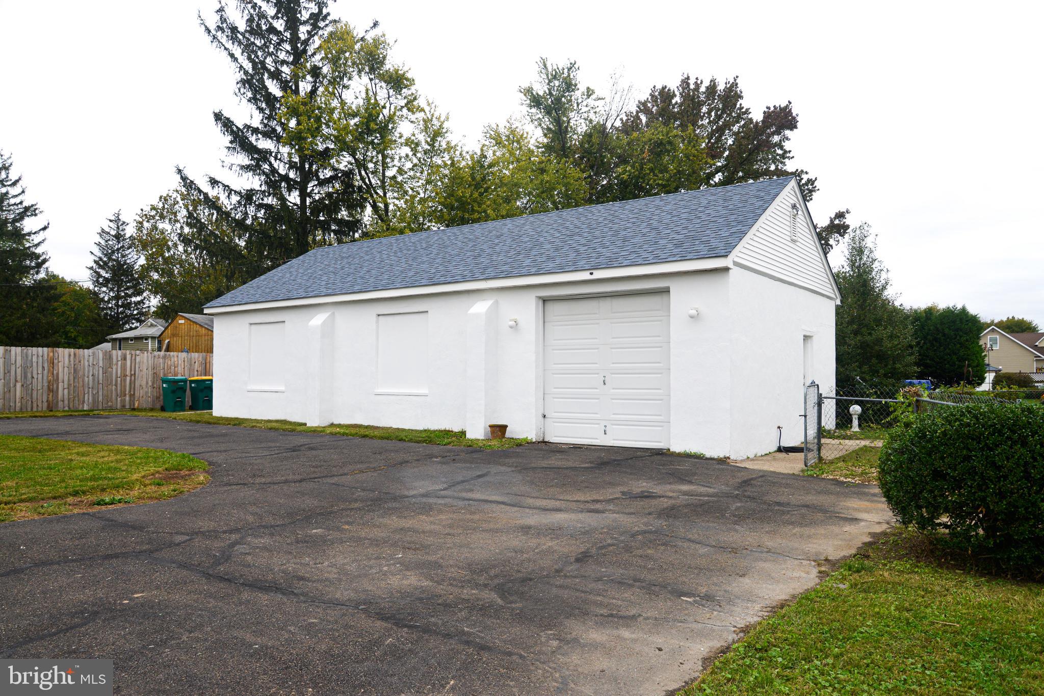 ELMWOOD TERR - Residential