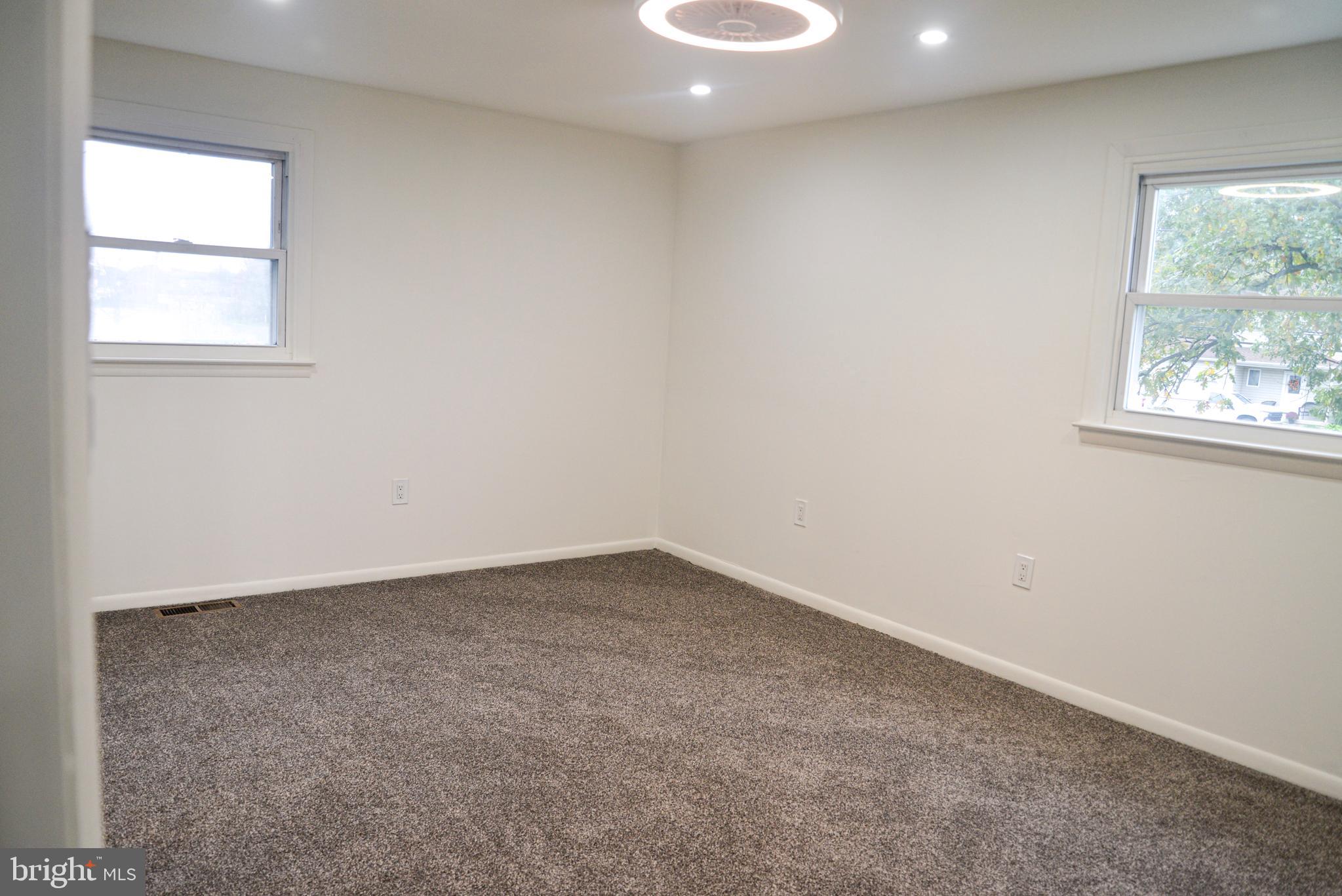 ELMWOOD TERR - Residential