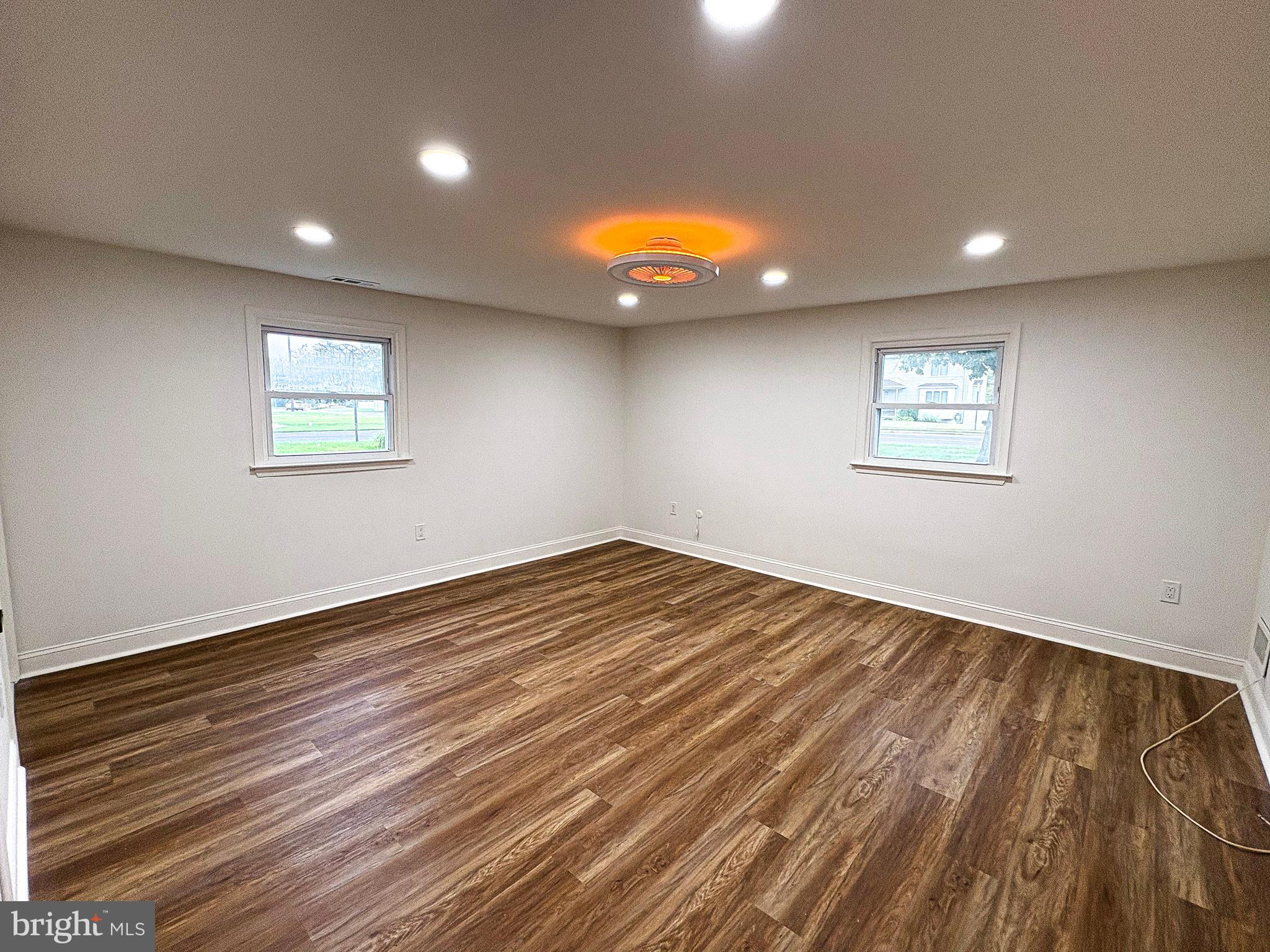 ELMWOOD TERR - Residential