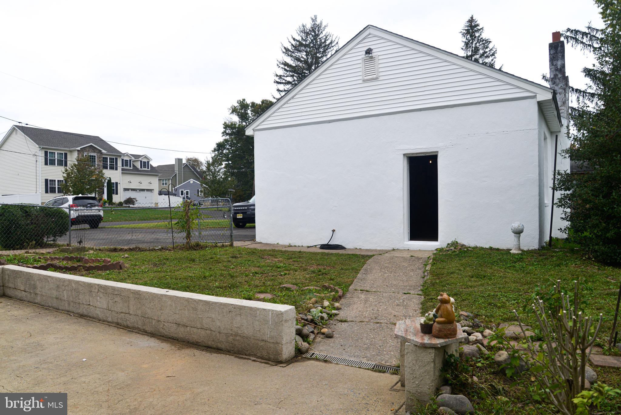 ELMWOOD TERR - Residential