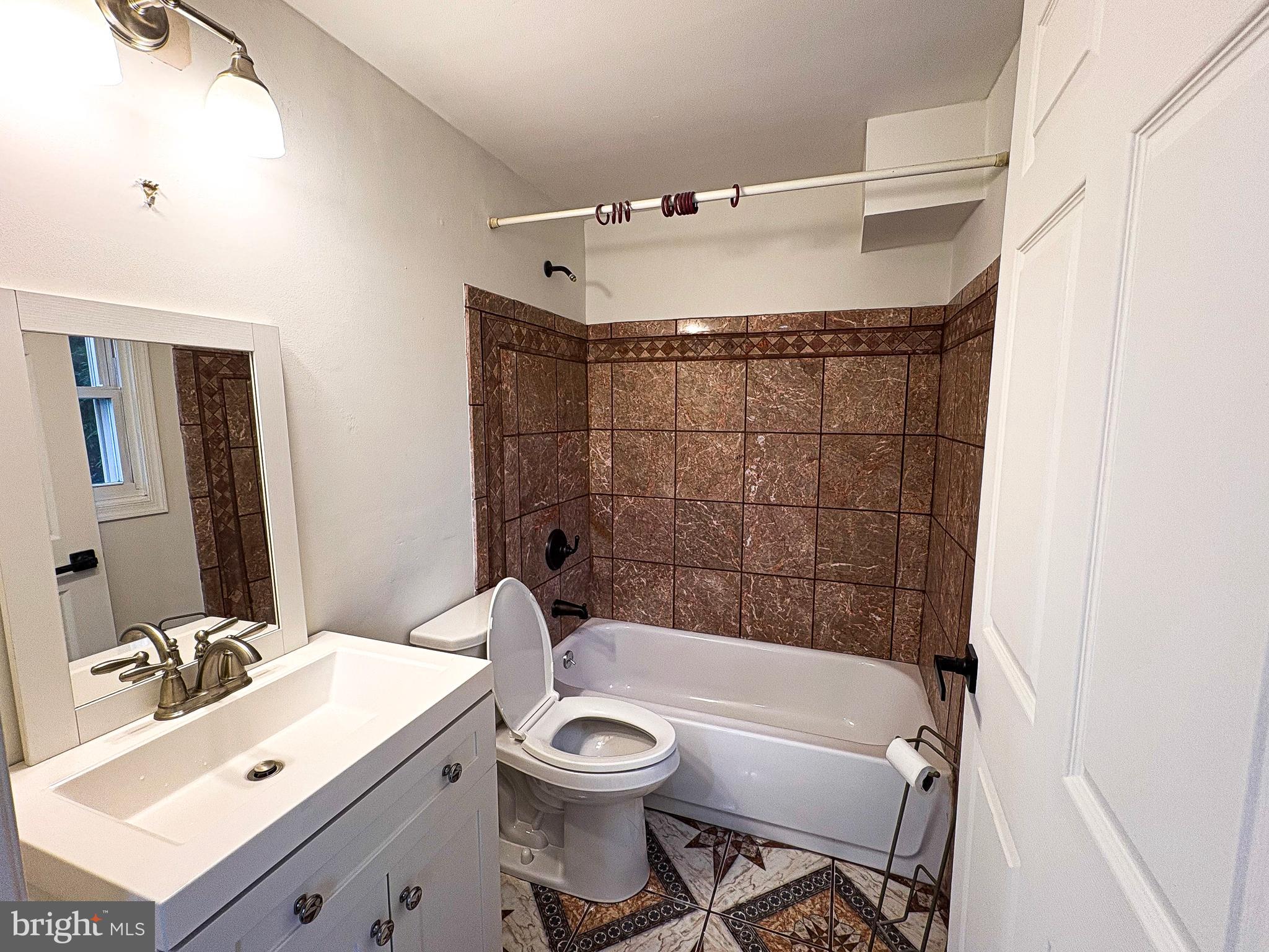 ELMWOOD TERR - Residential