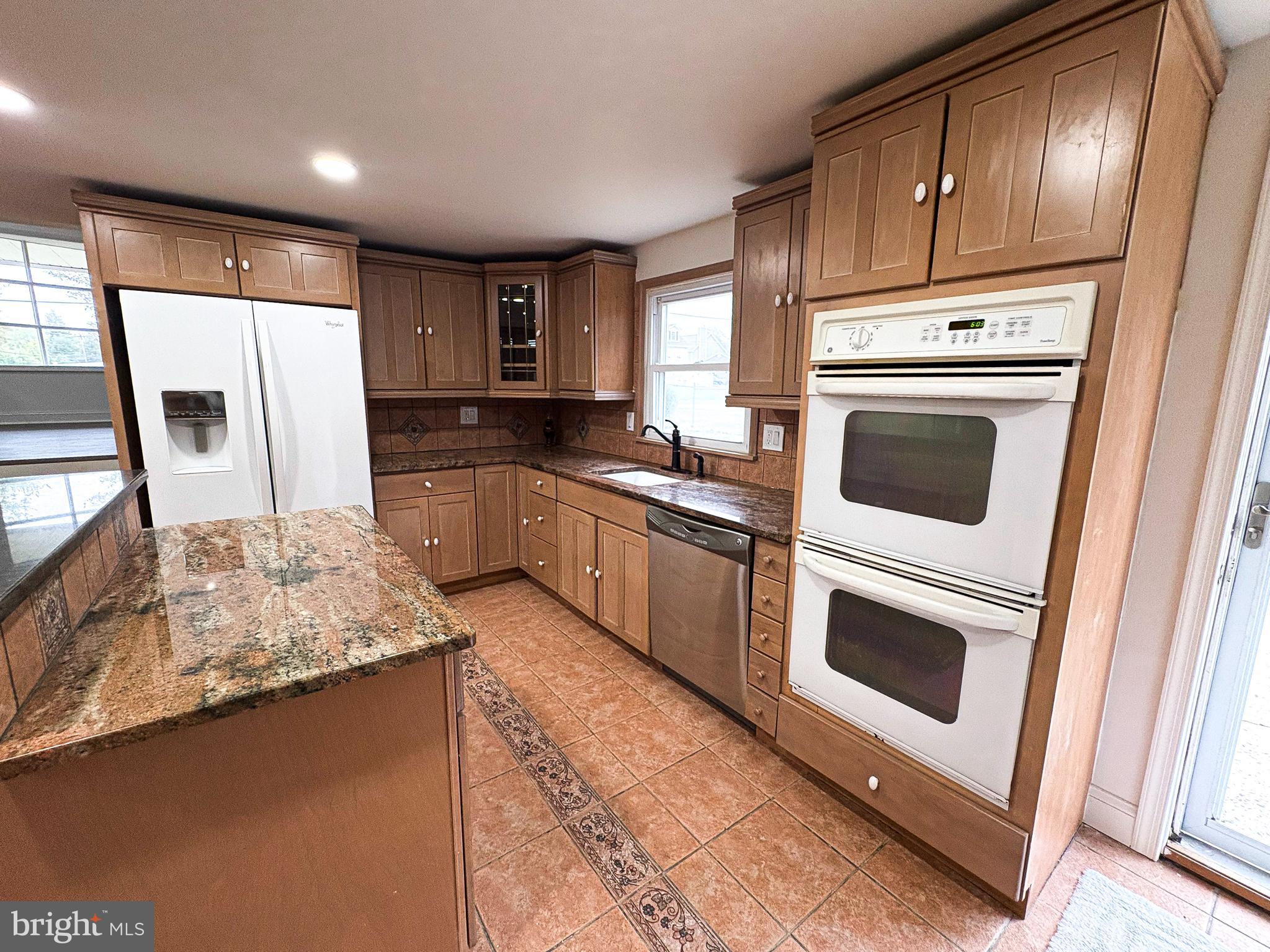 ELMWOOD TERR - Residential