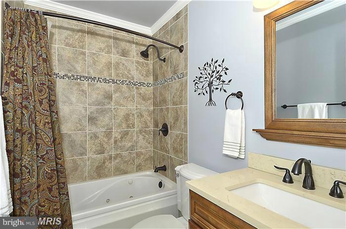 KINGS ROWE - Residential Lease