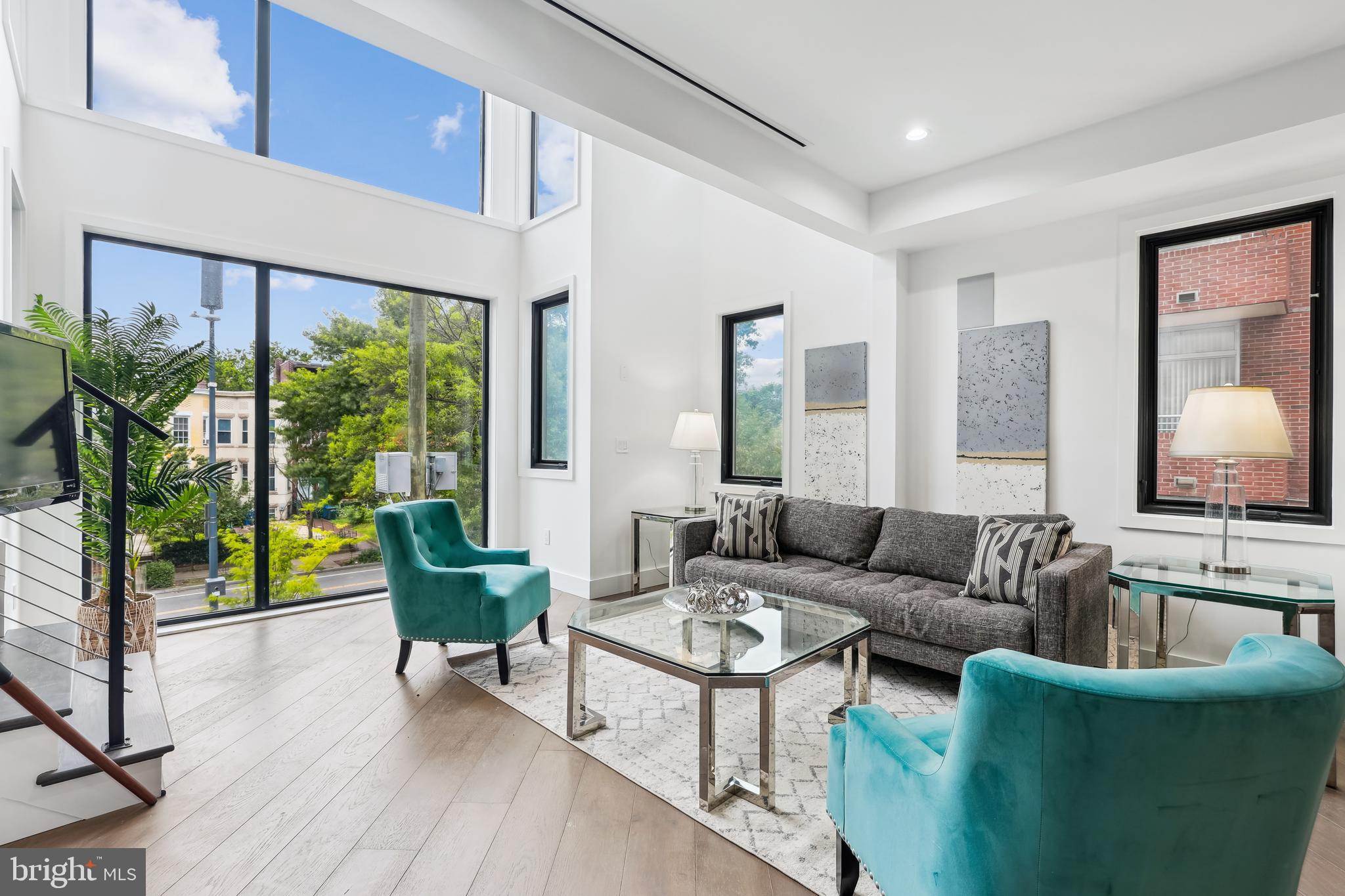 304 K STREET NE 2PH