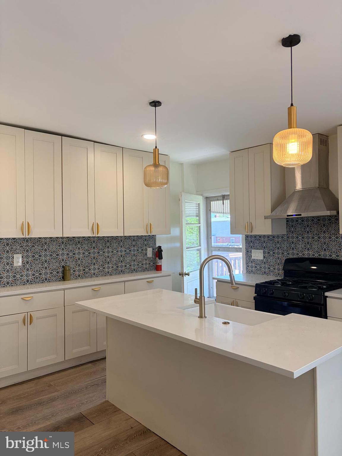 60 W BROADWAY AVENUE